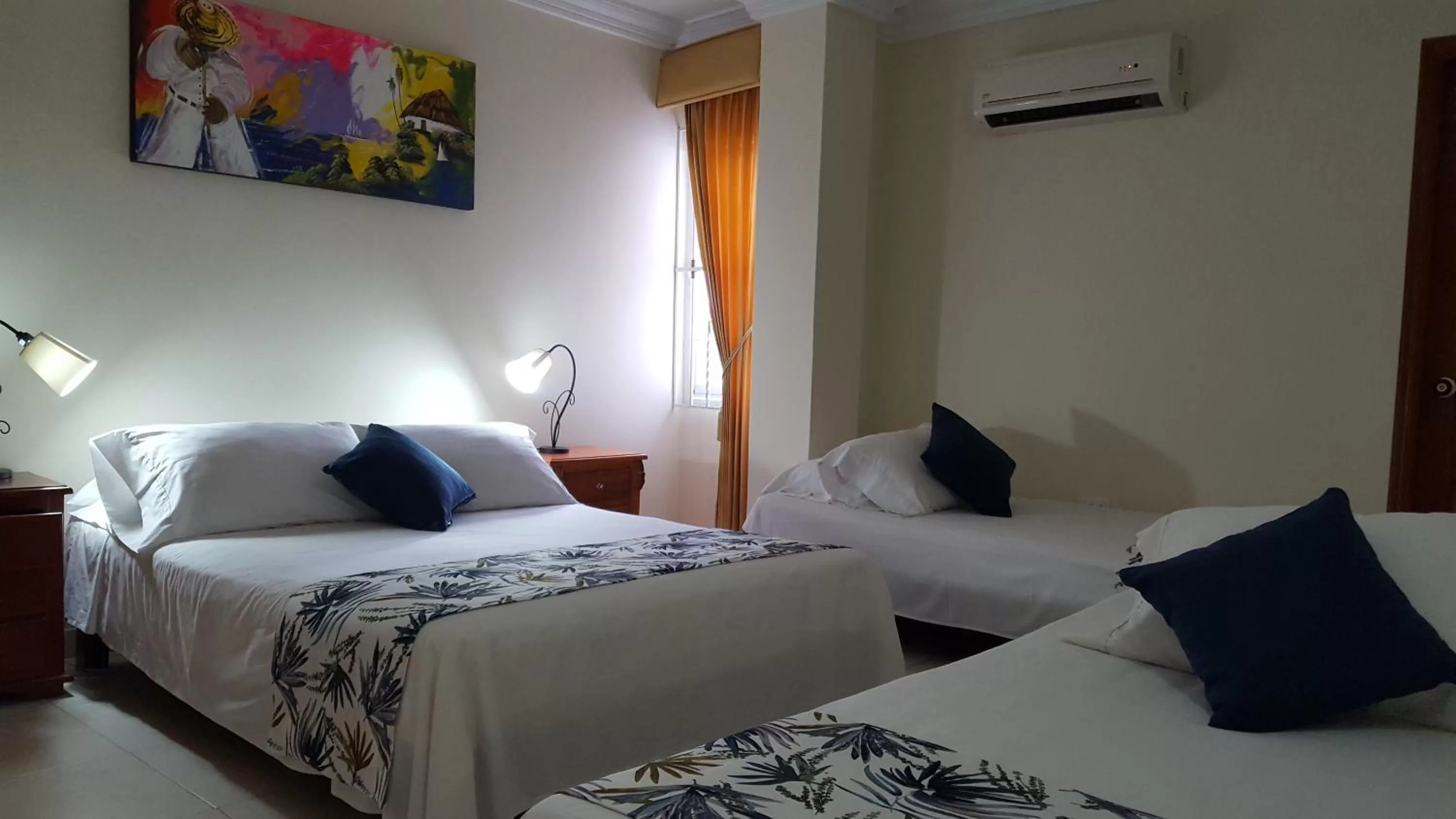 Photo of the whole room, Bed in Hotel San Miguel Imperial