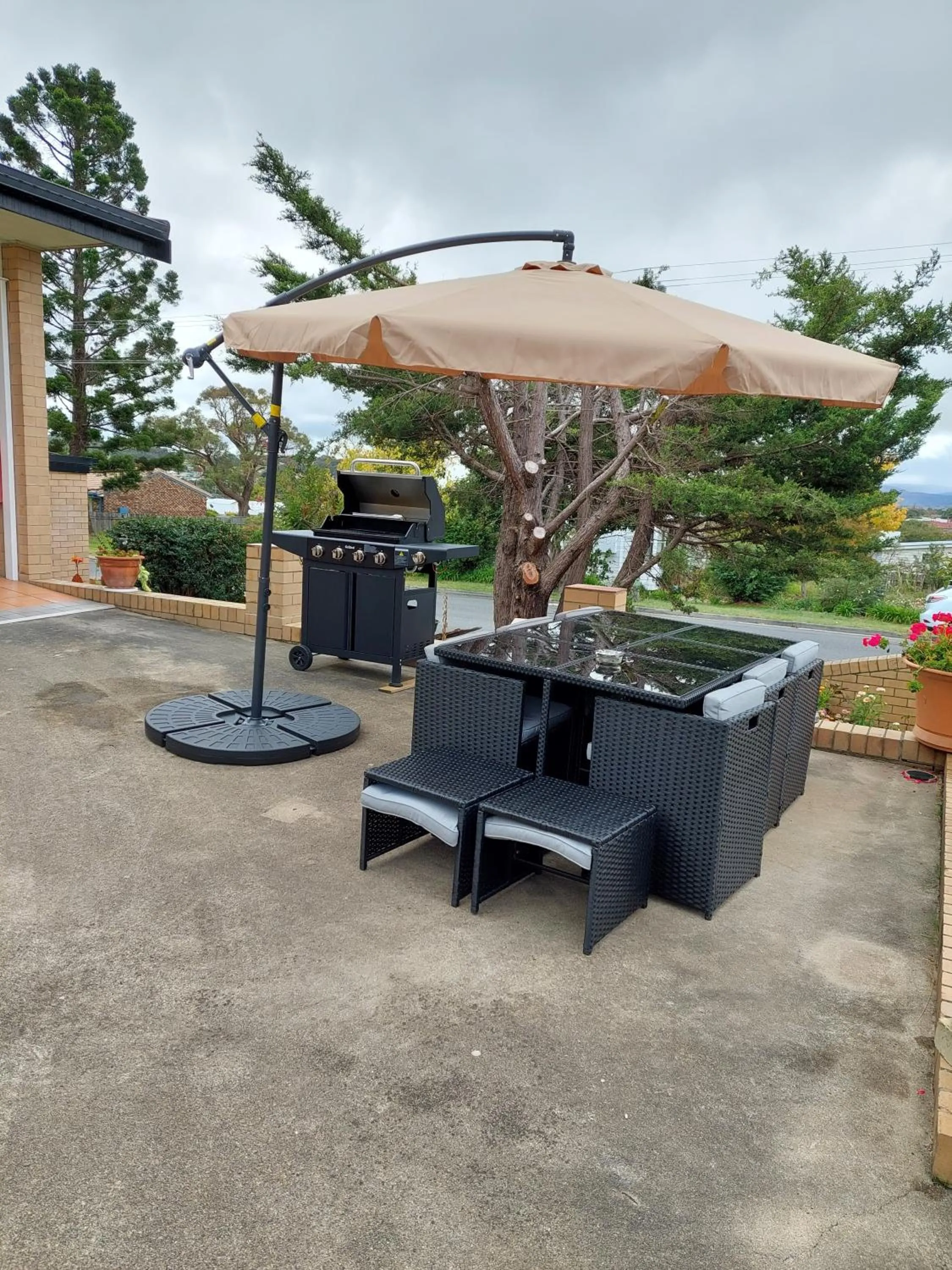 BBQ facilities in Settlers Motor Inn