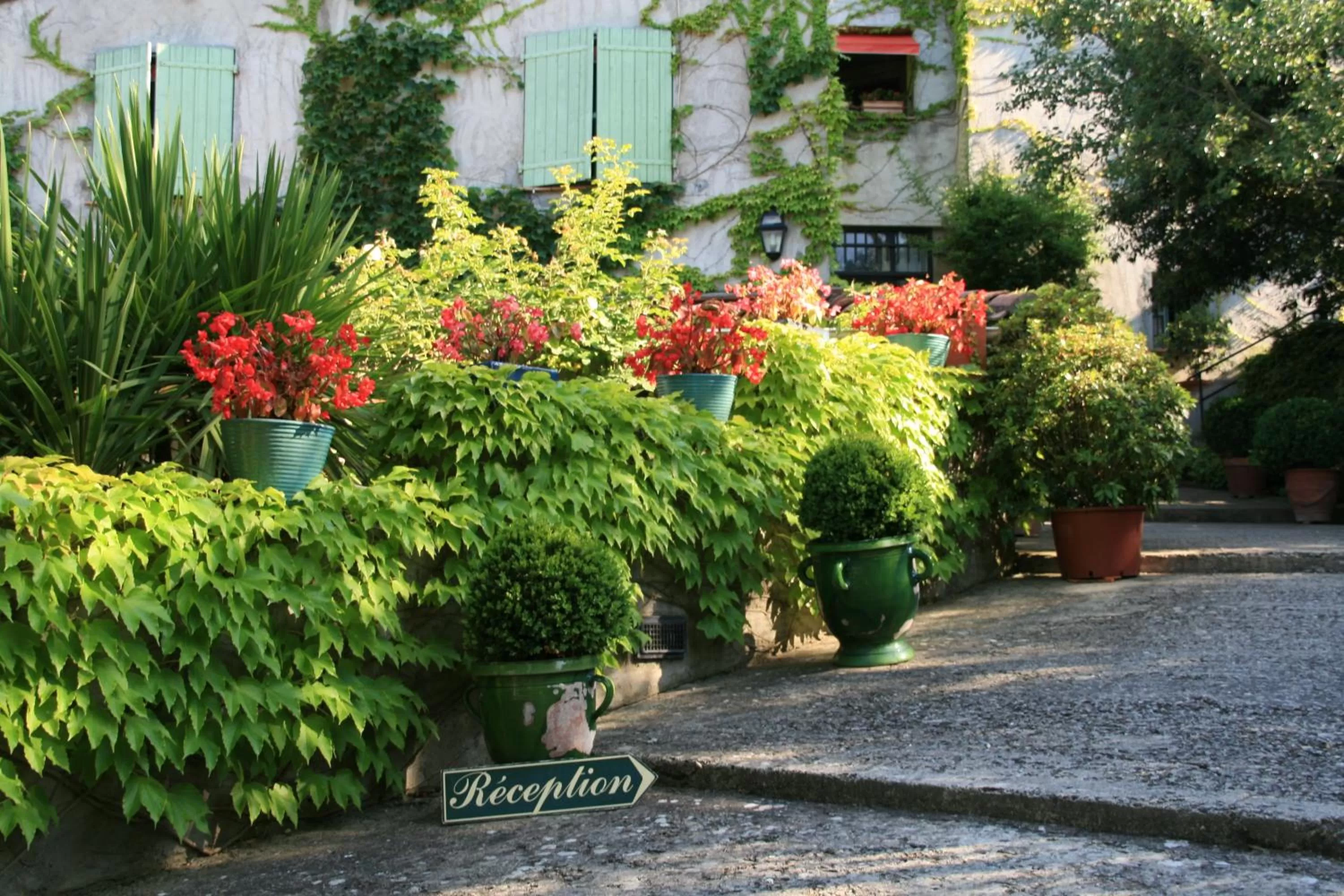 Decorative detail in La Maison sur la Colline