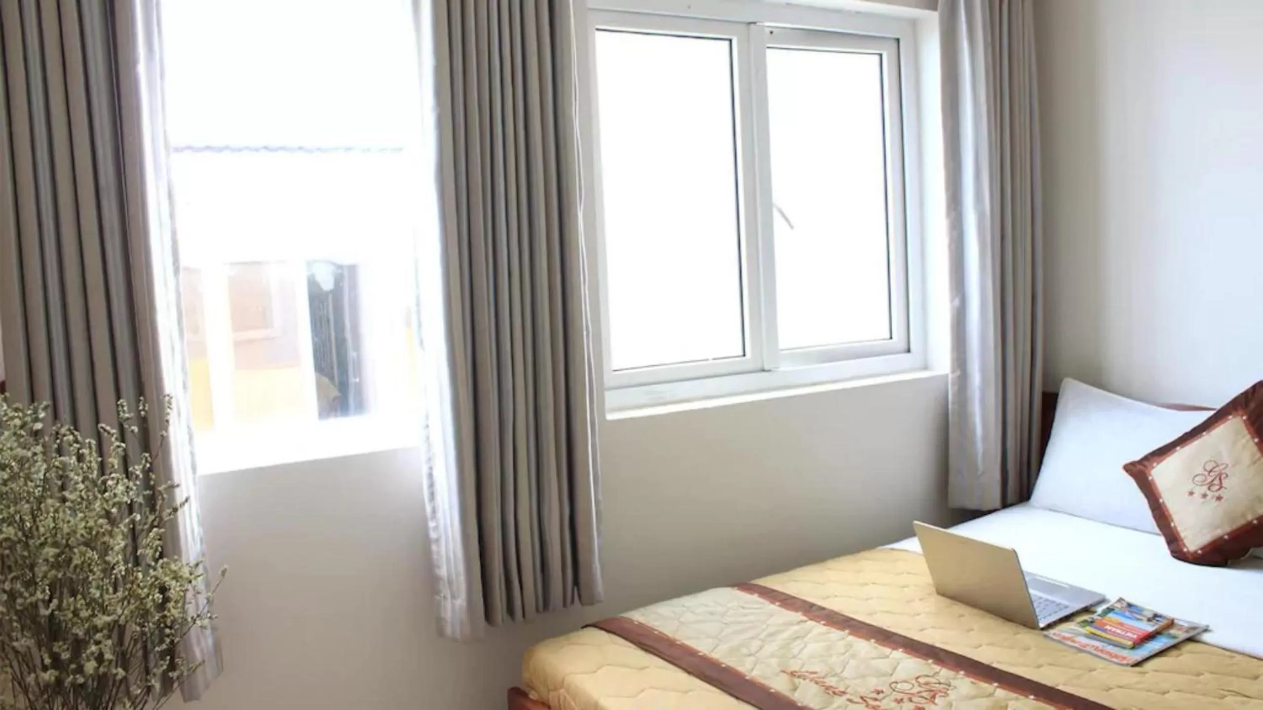 Bed in The Alley Saigon Hotel