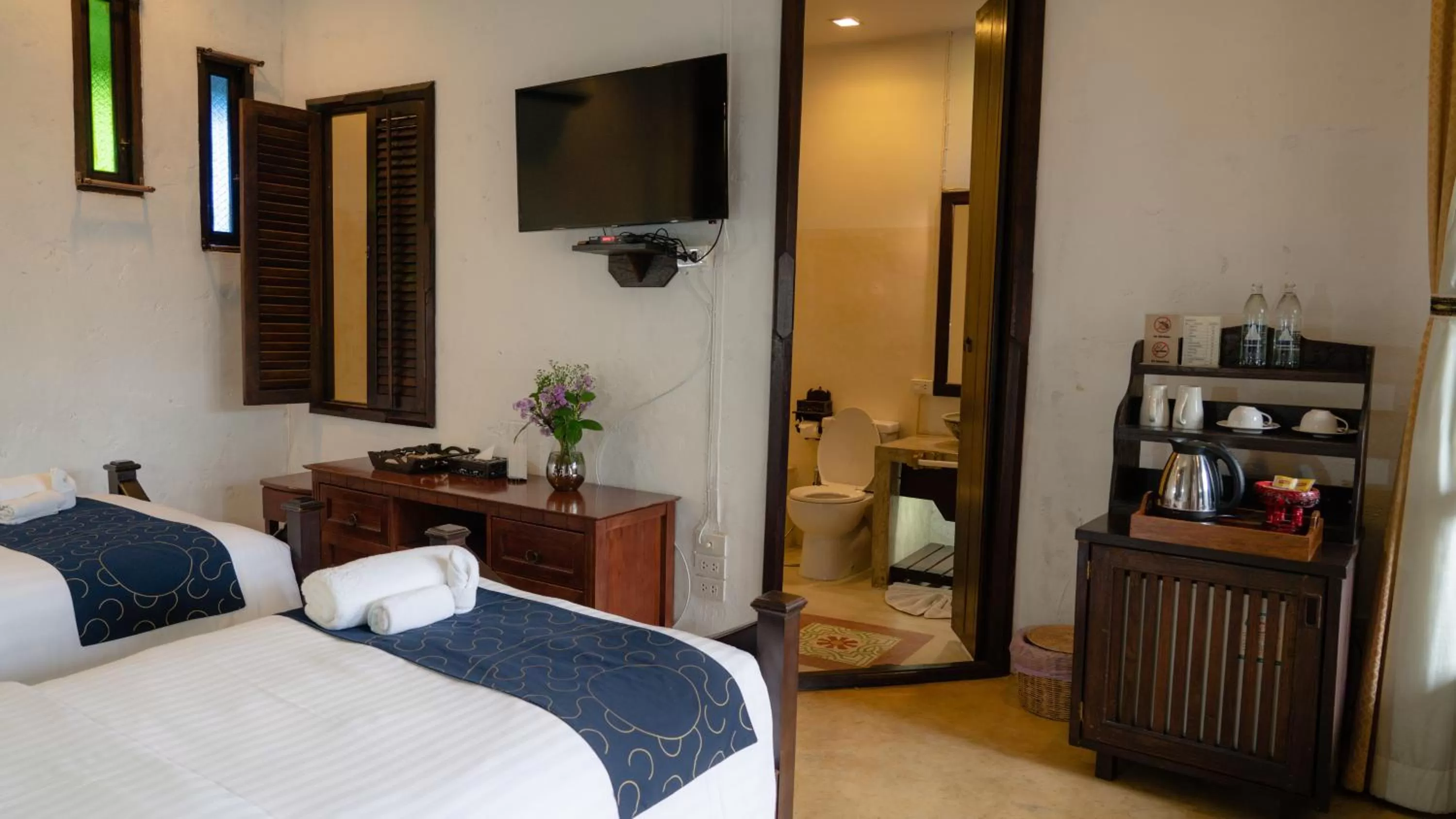 Photo of the whole room, Bed in Cheva Gallery Boutique Hotel