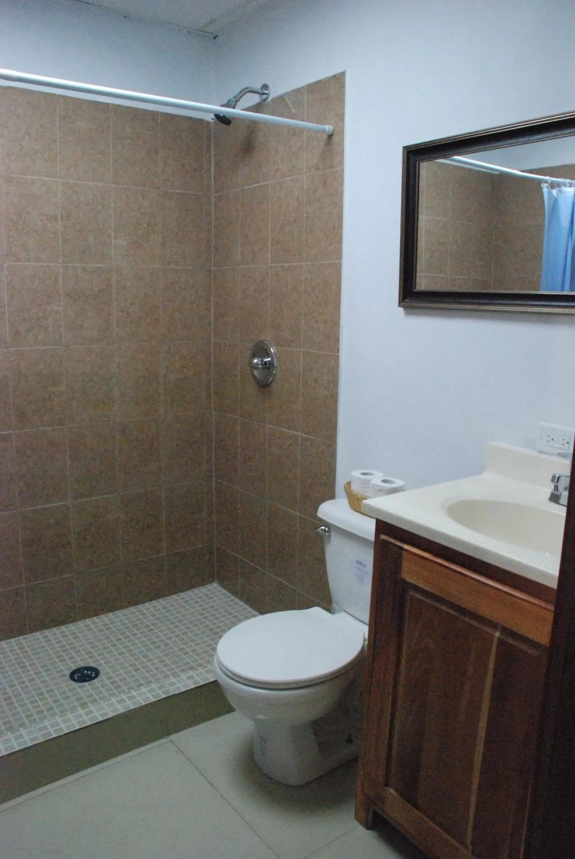 Hotel Coastalbay 2 & Golf Cart Rental