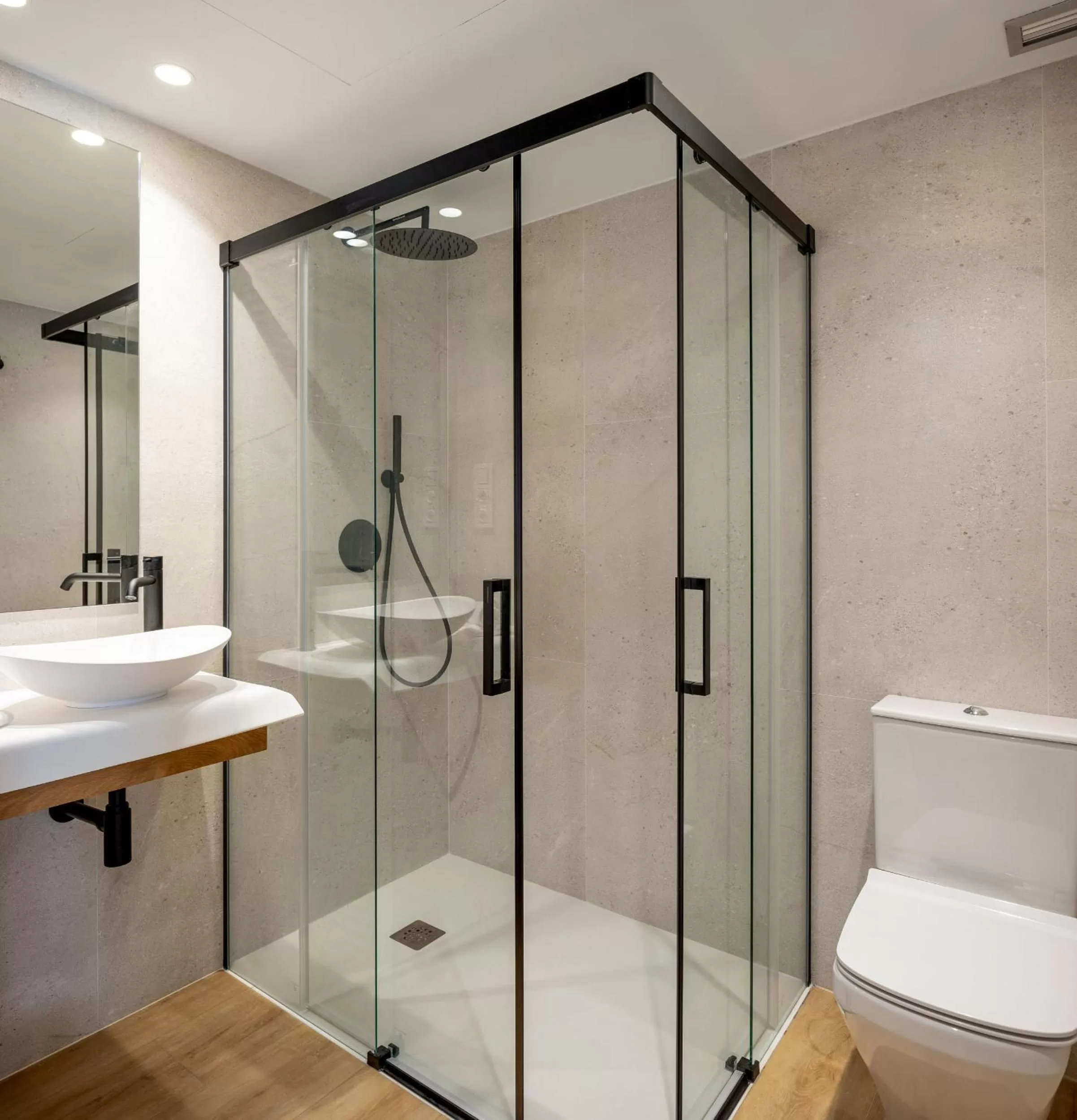 Shower in Hotel Boutique Berazadi Berri