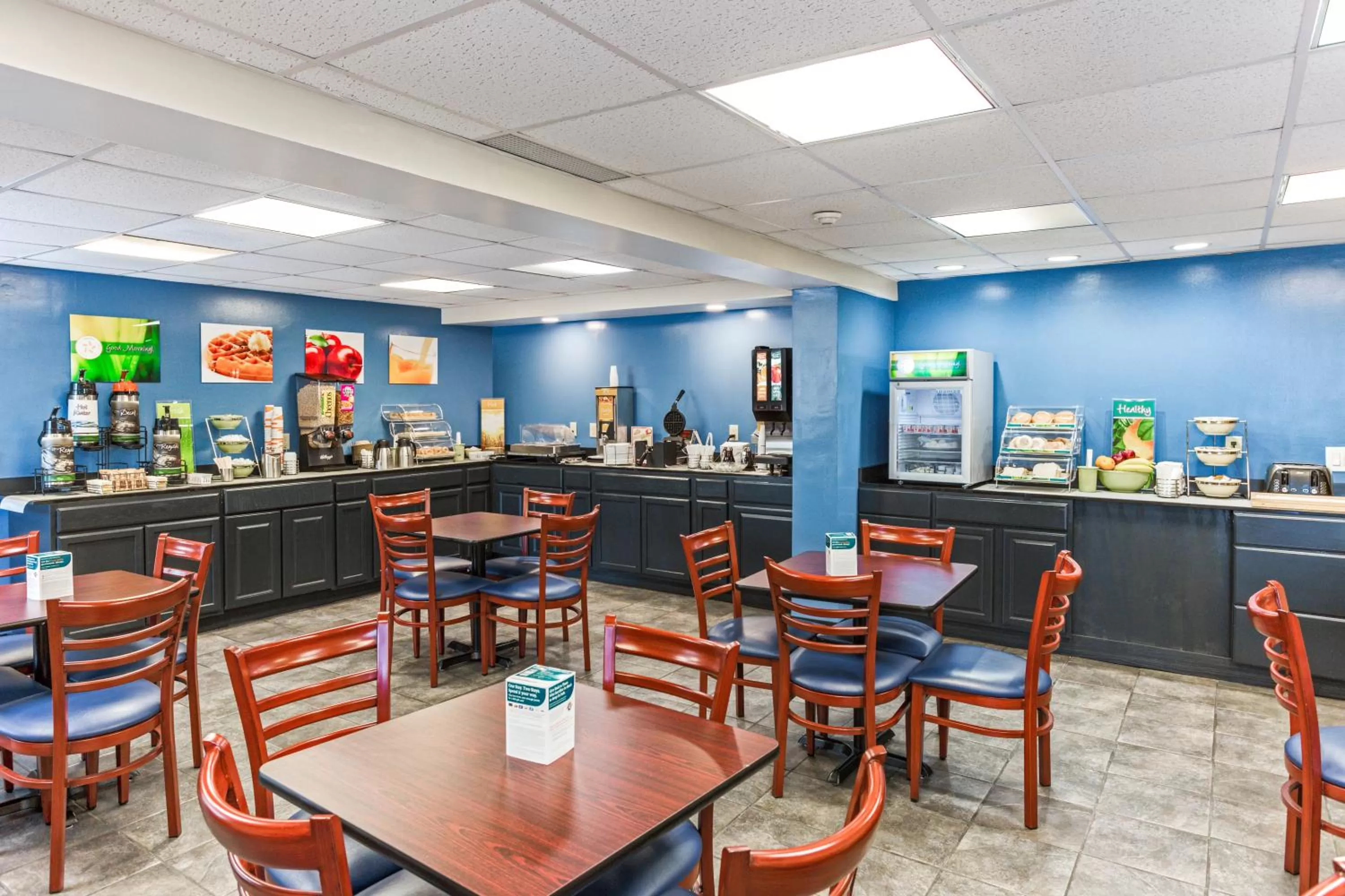 Coffee/tea facilities in Quality Inn & Suites Plattsburgh