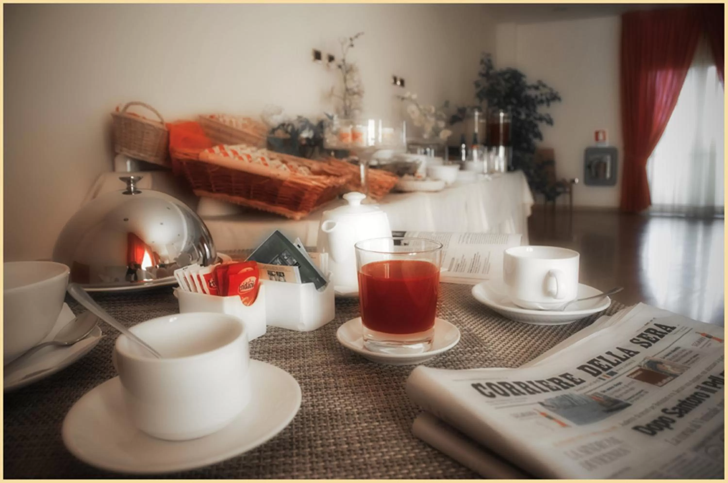 Restaurant/places to eat in City Hotel