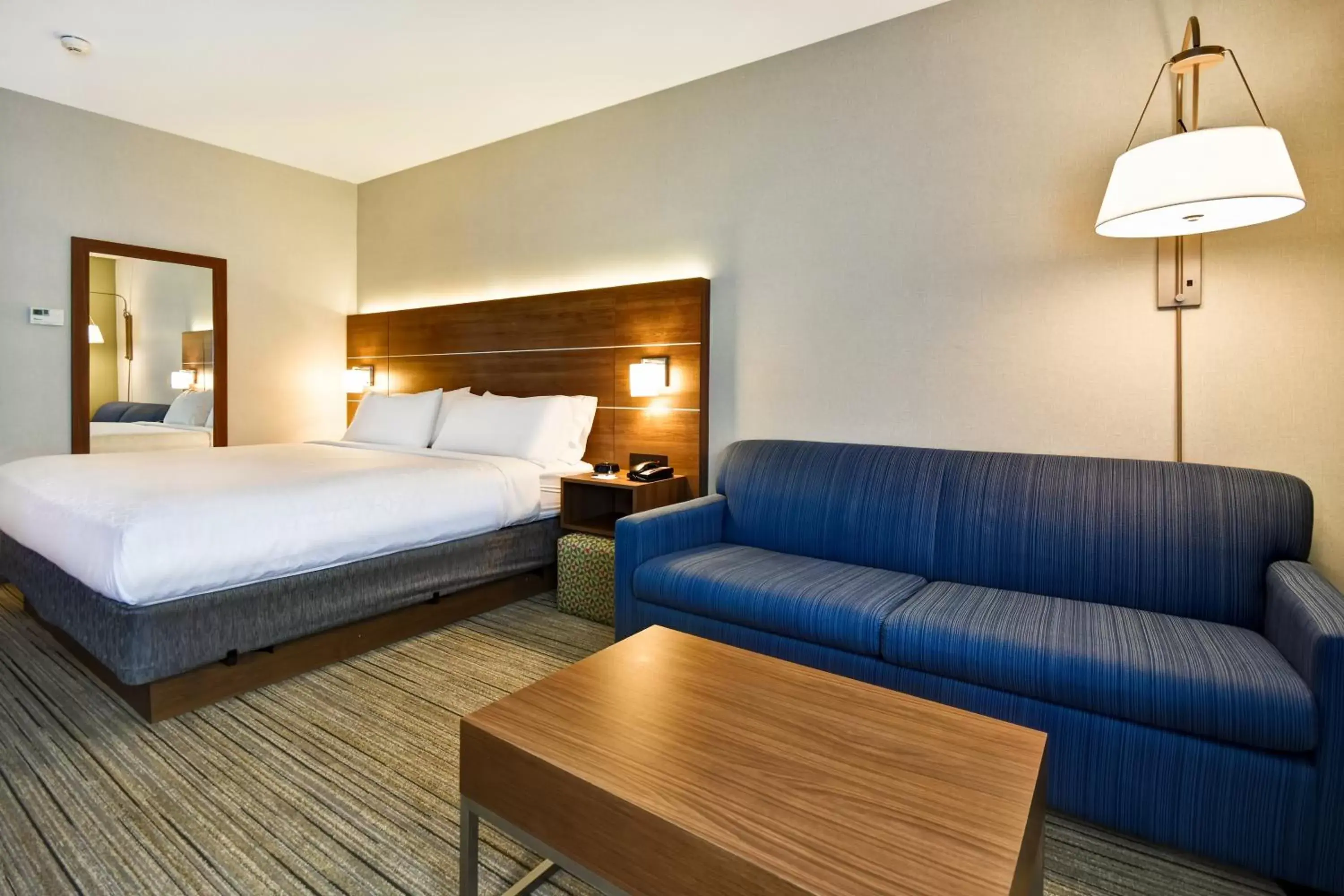 Holiday Inn Express Newport North - Middletown by IHG Holiday Inn Express Newport North - Middletown by IHG