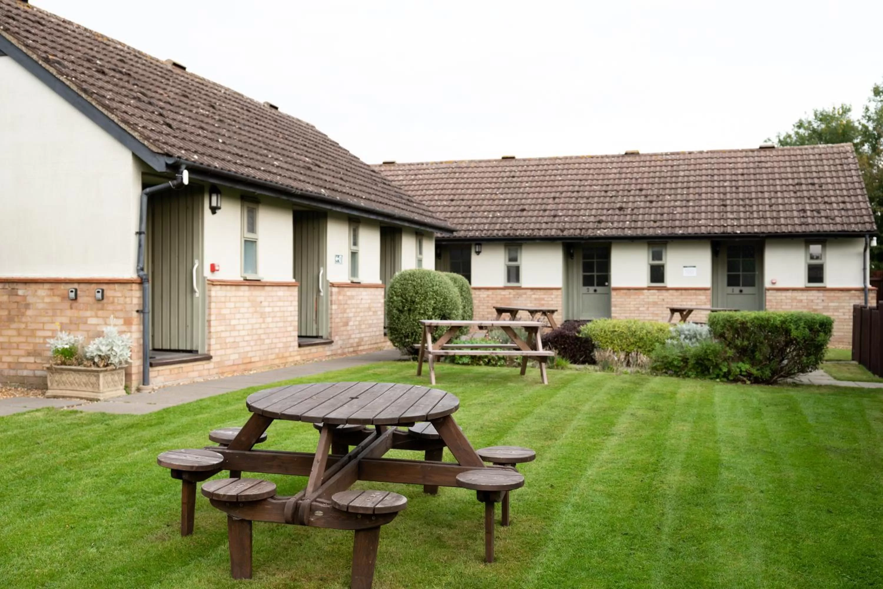 Garden in The Woolpack Inn