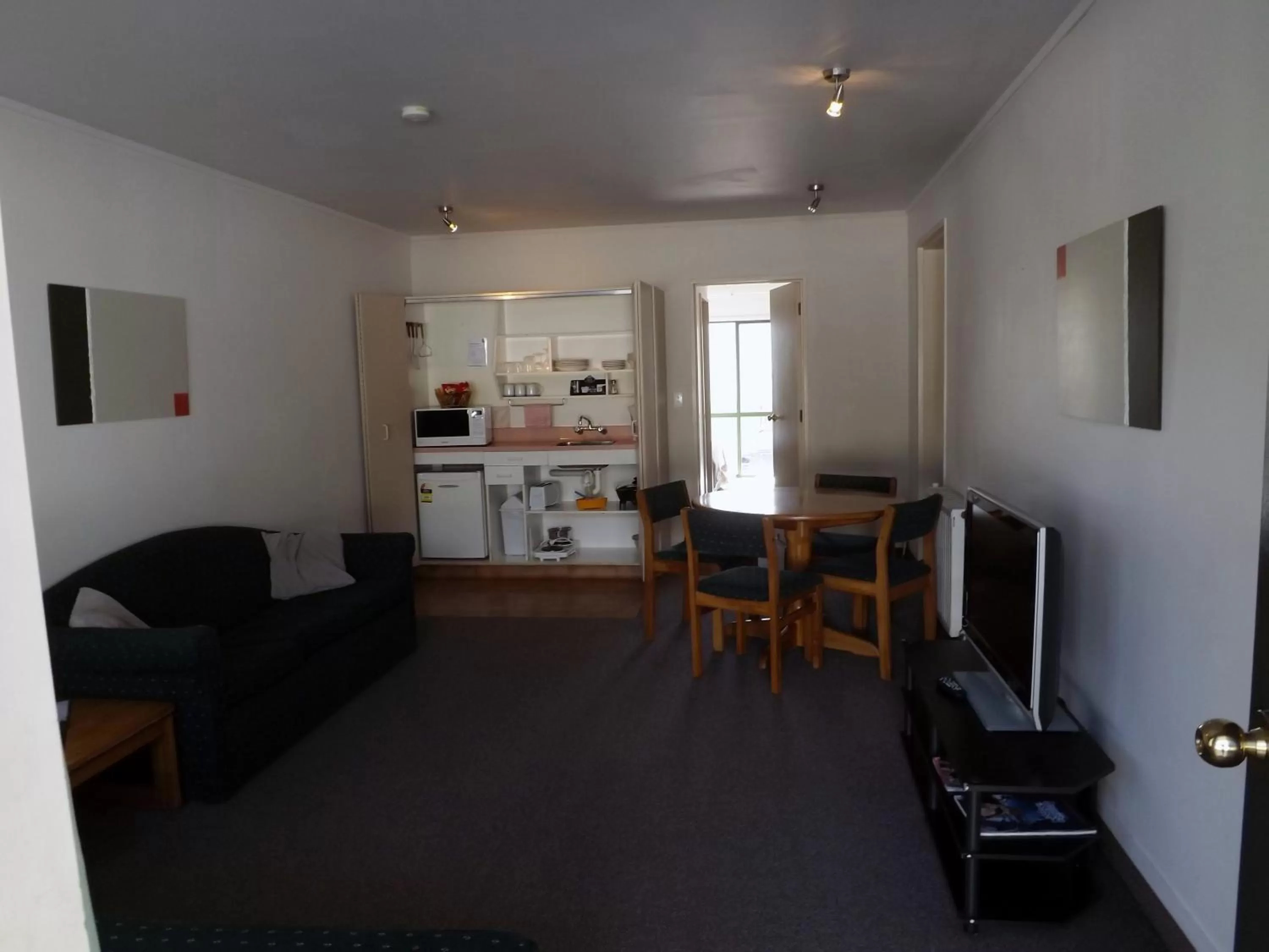 One-Bedroom Suite in Karaka Tree Motel