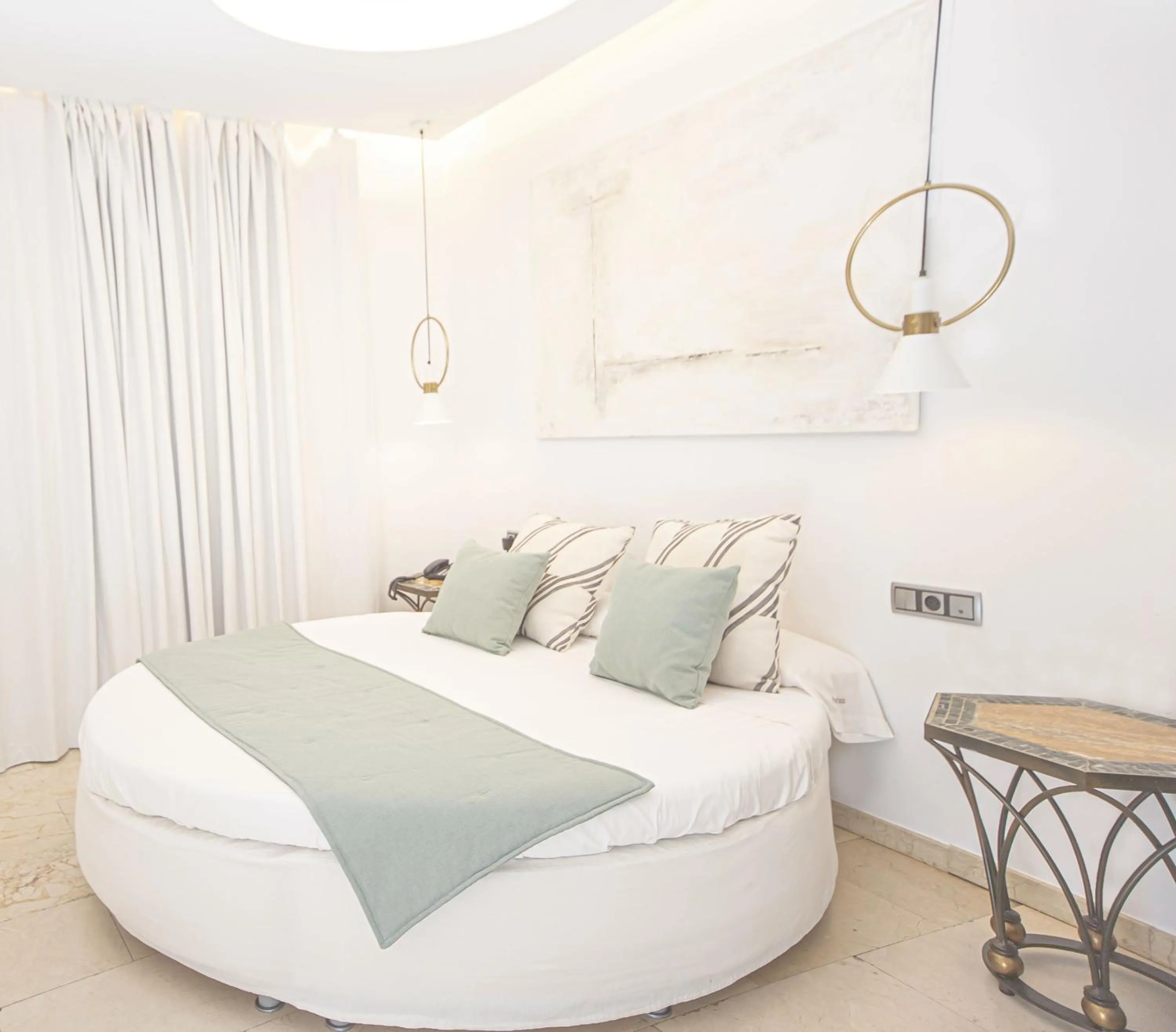 Deluxe Room in Hotel Oasis