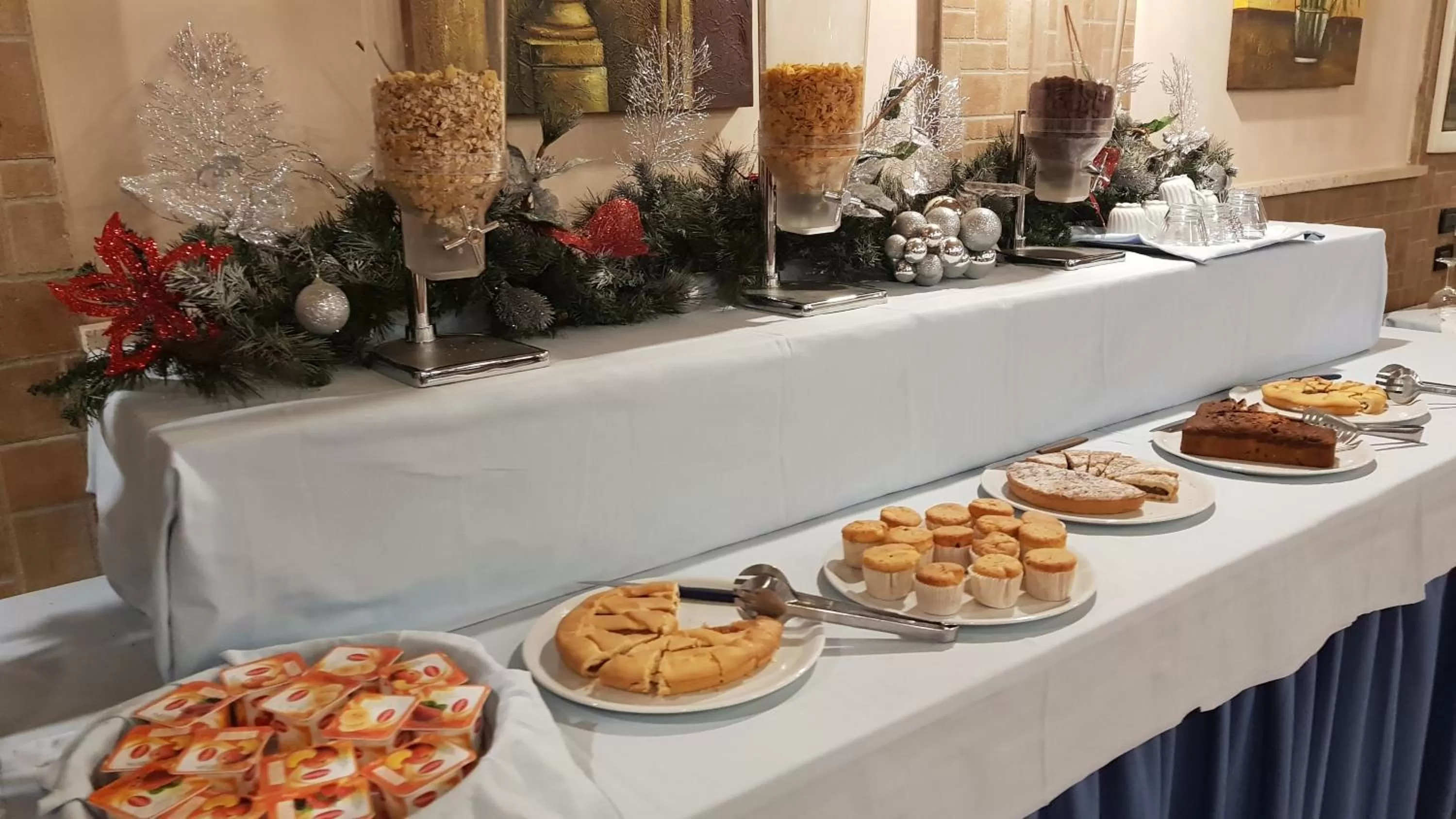 Breakfast in Hotel Holiday