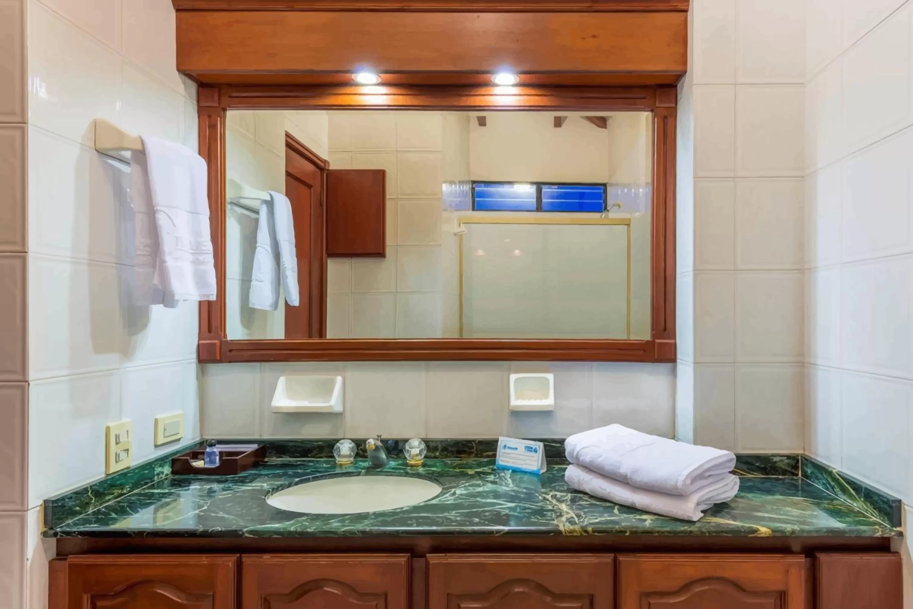 Bathroom in Castellón de Juanambú