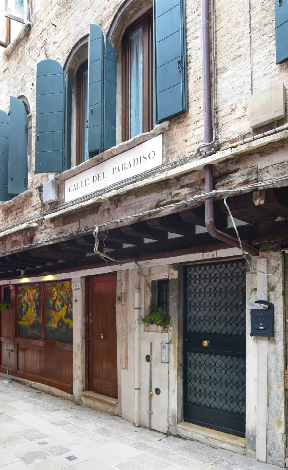 Property building in Rialto Suite 707