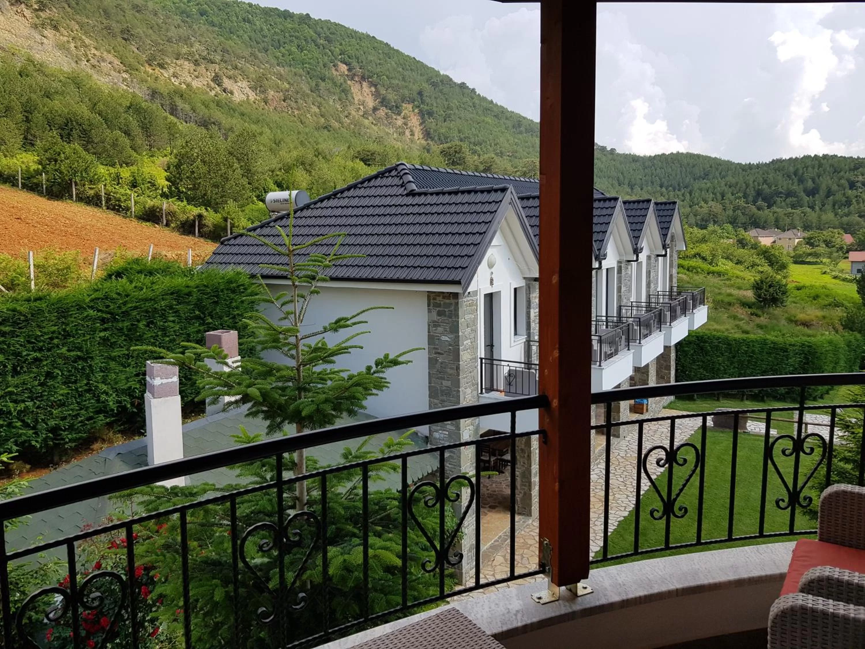 Mountain View in Sofra E Shpatit