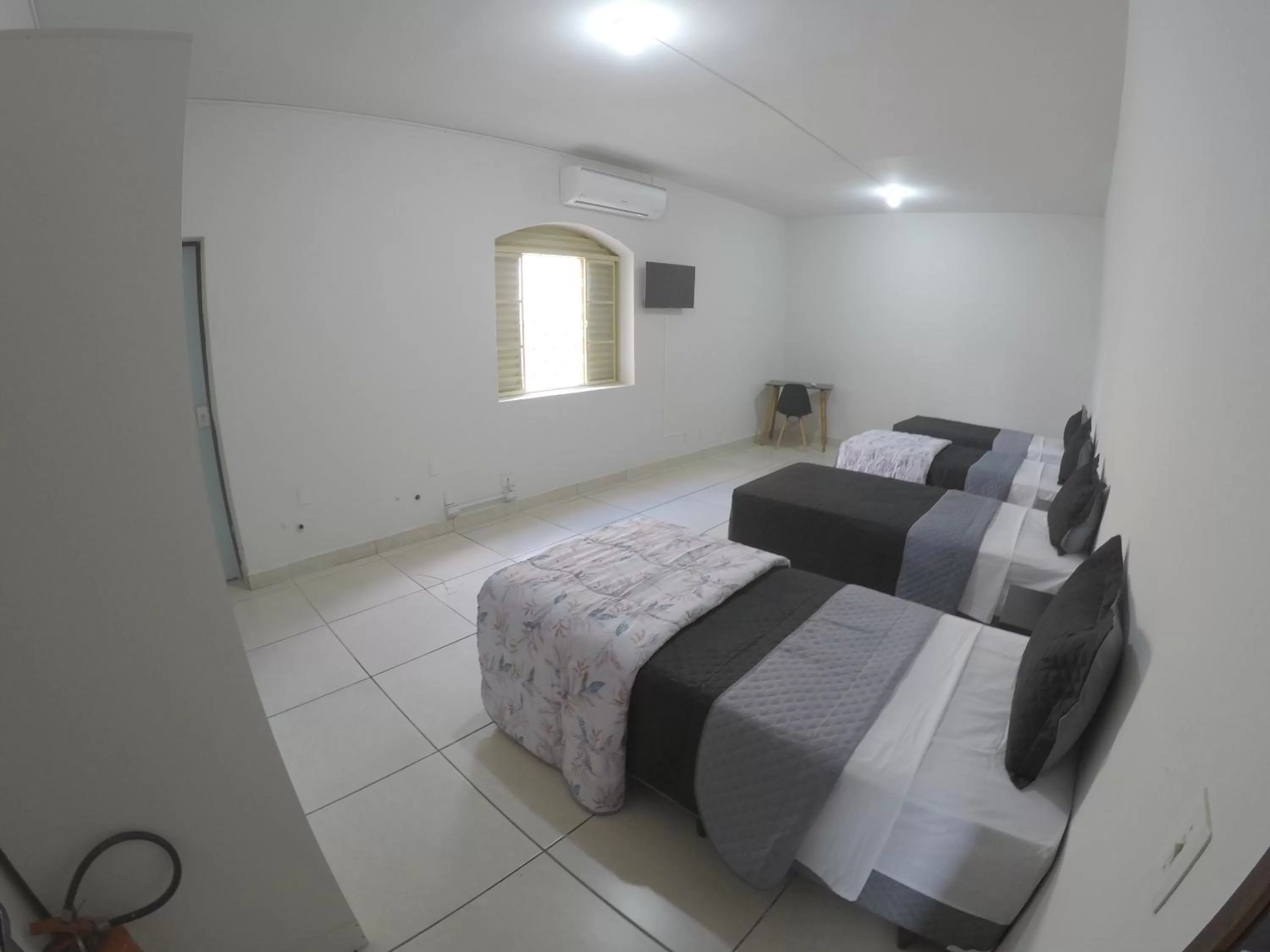 Bedroom, Bed in Quartos Delfim Moreira