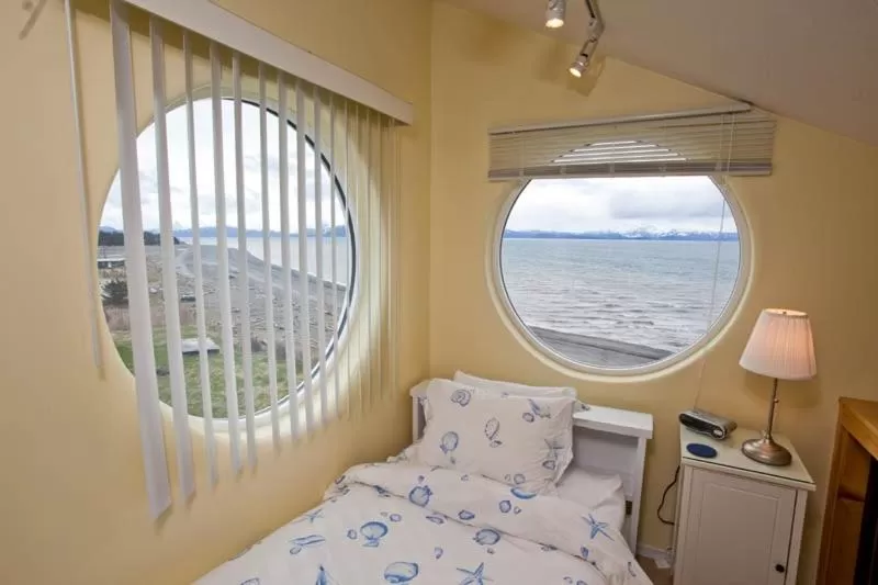 Bed in Driftwood Inn