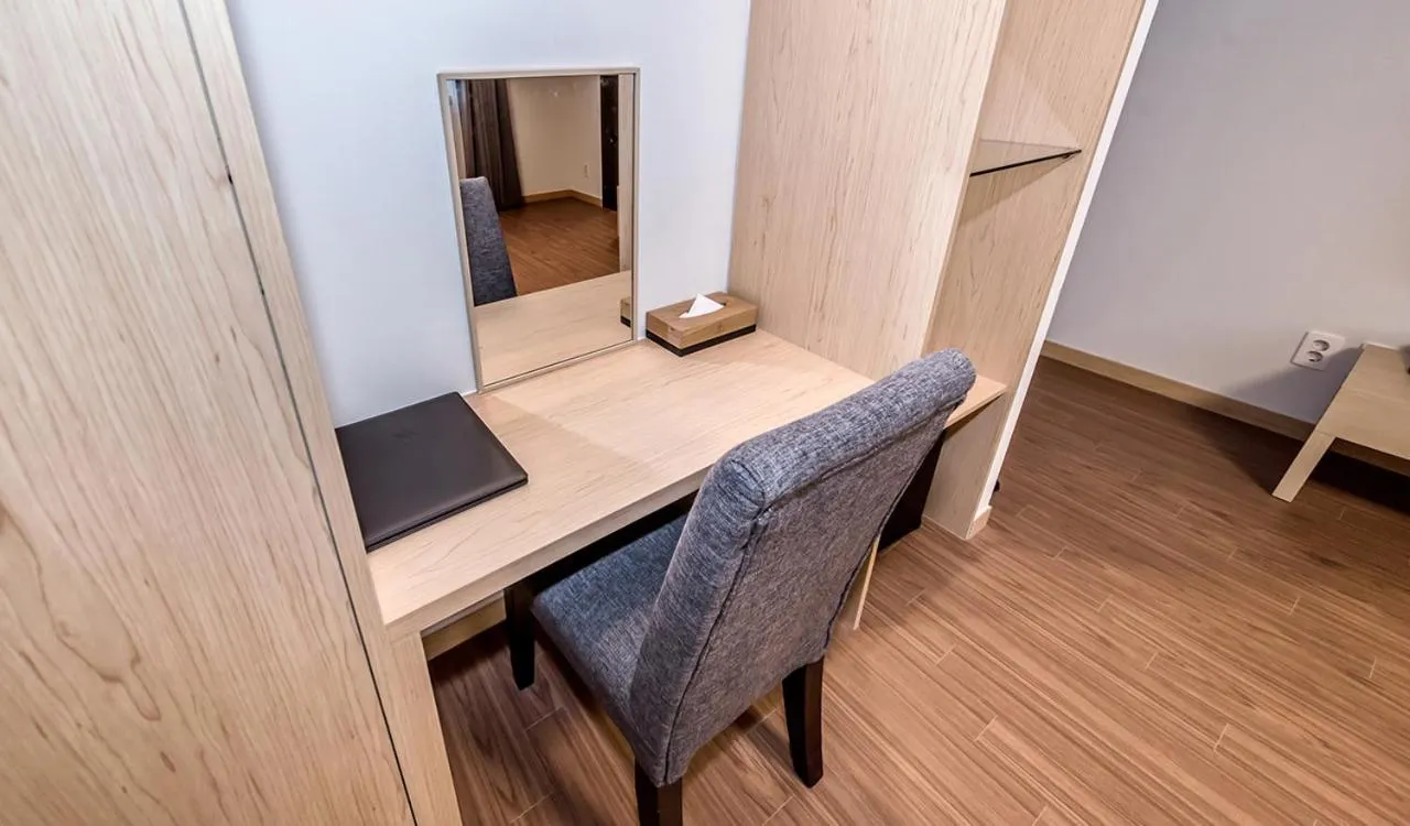 wardrobe in Hotel Shalom Jeju