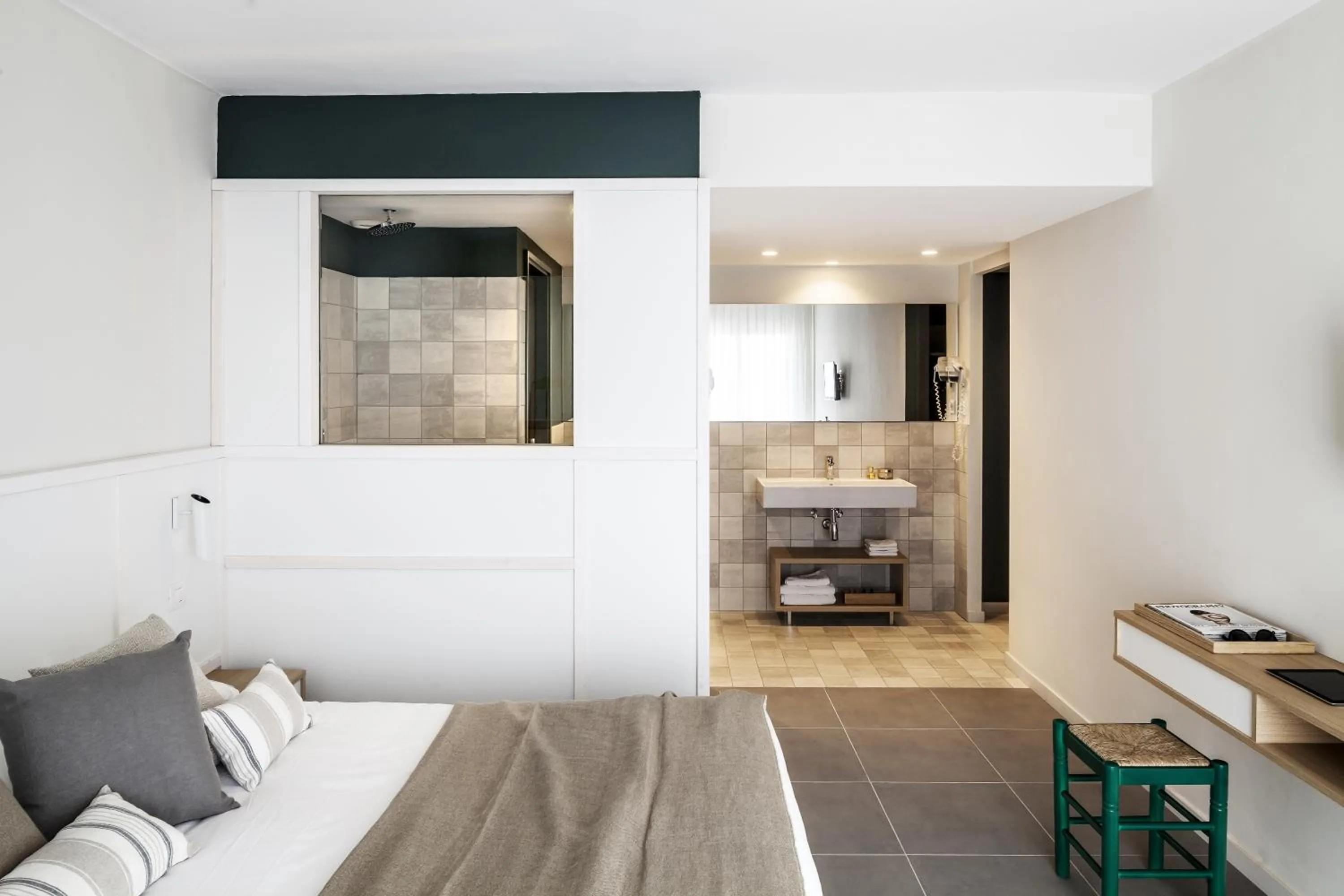 Bathroom, Bed in AQUA Hotel Bertran Park