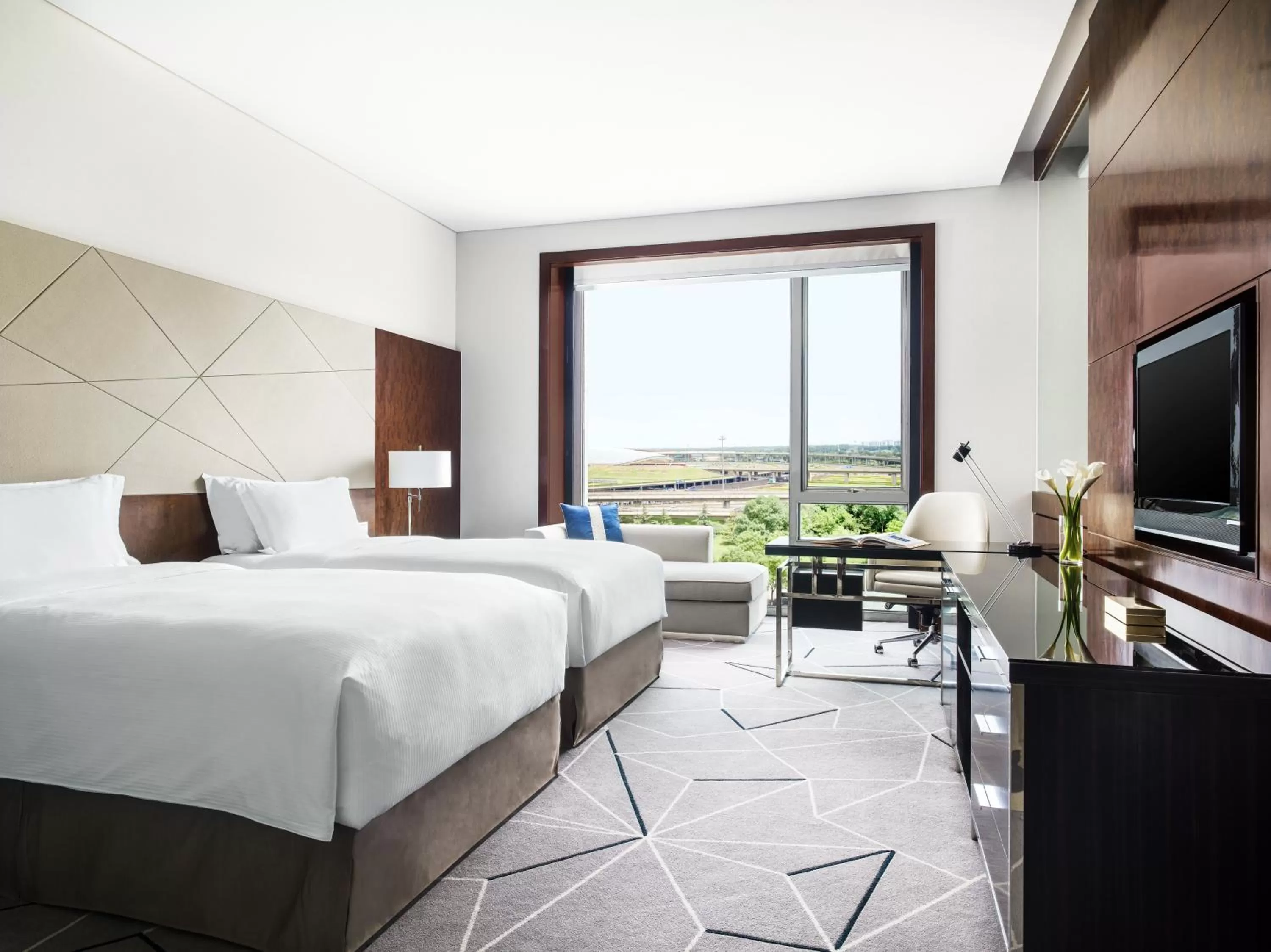 Photo of the whole room, Bed in Cordis, Beijing Capital Airport By Langham Hospitality Group