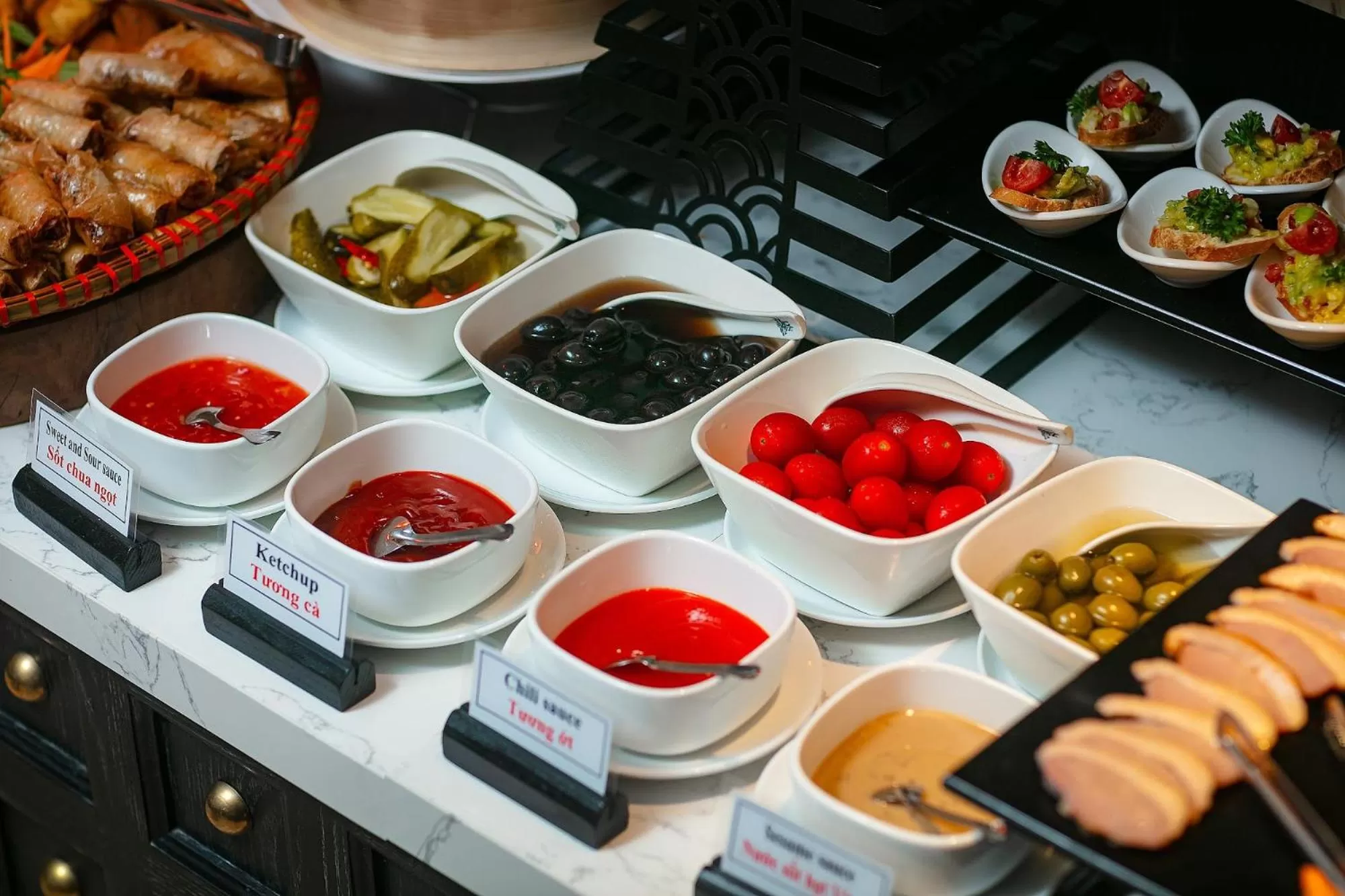 Food and drinks in Scent Premium Hotel