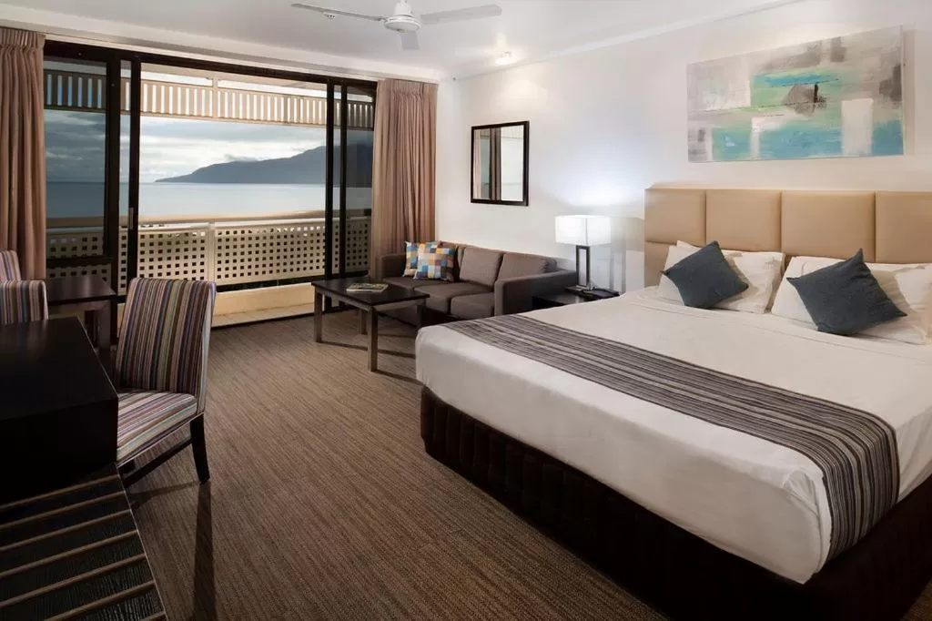 Bed in Rydges Esplanade Resort Cairns