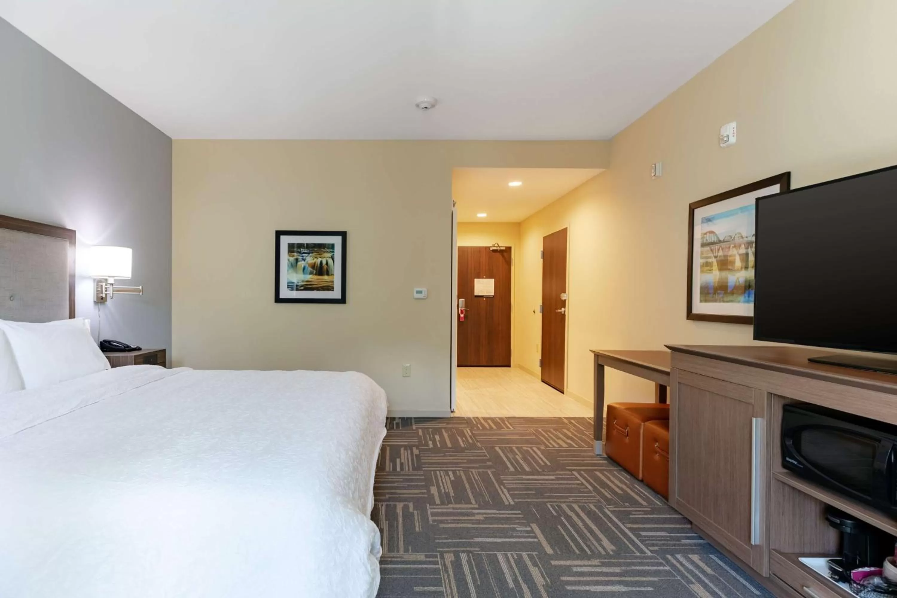 Bedroom, Bed in Hampton Inn Wetumpka