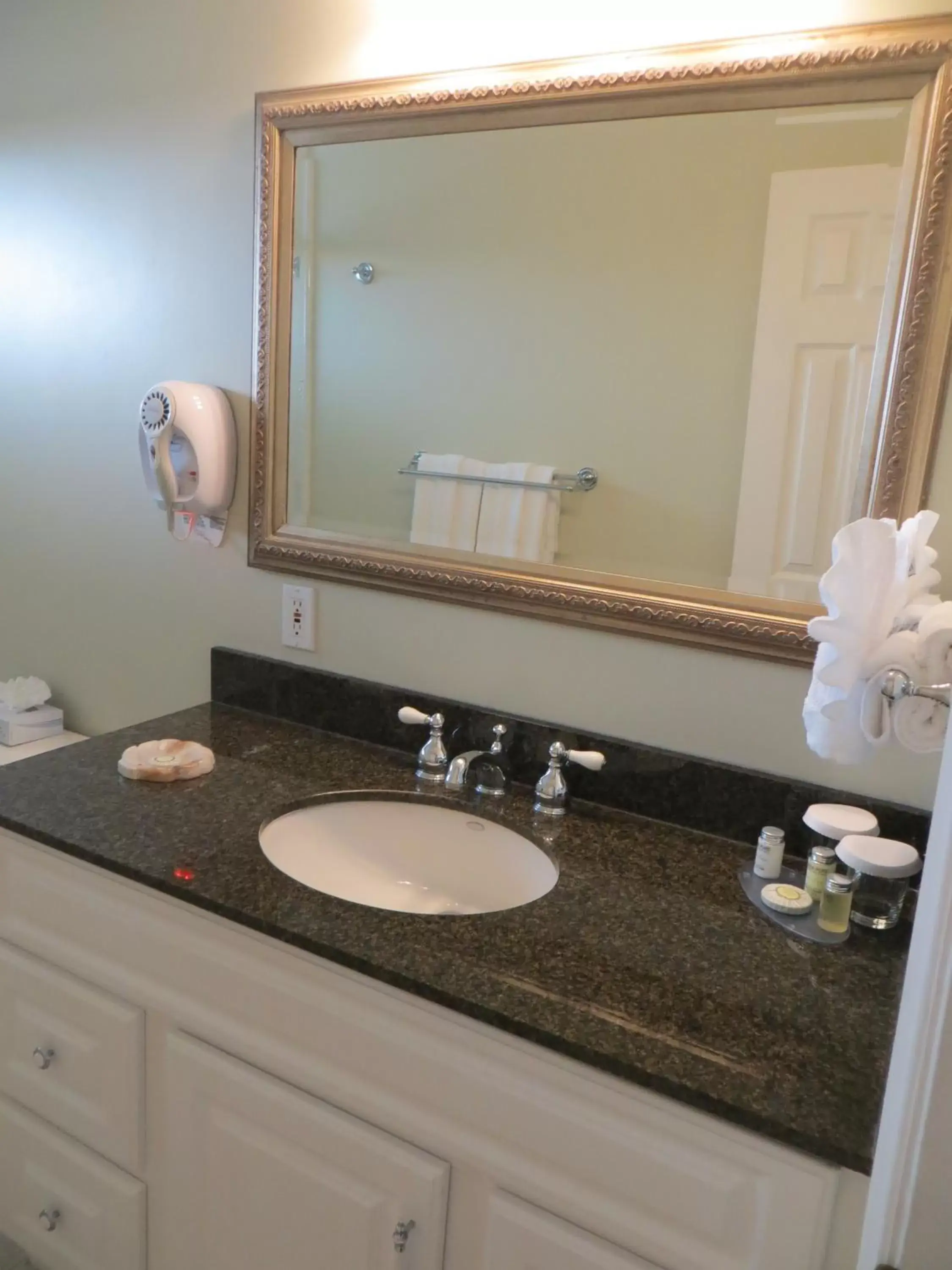 Queen Room with Fireplace in Carmel Bay View Inn Queen Room with Fireplace in Carmel Bay View Inn