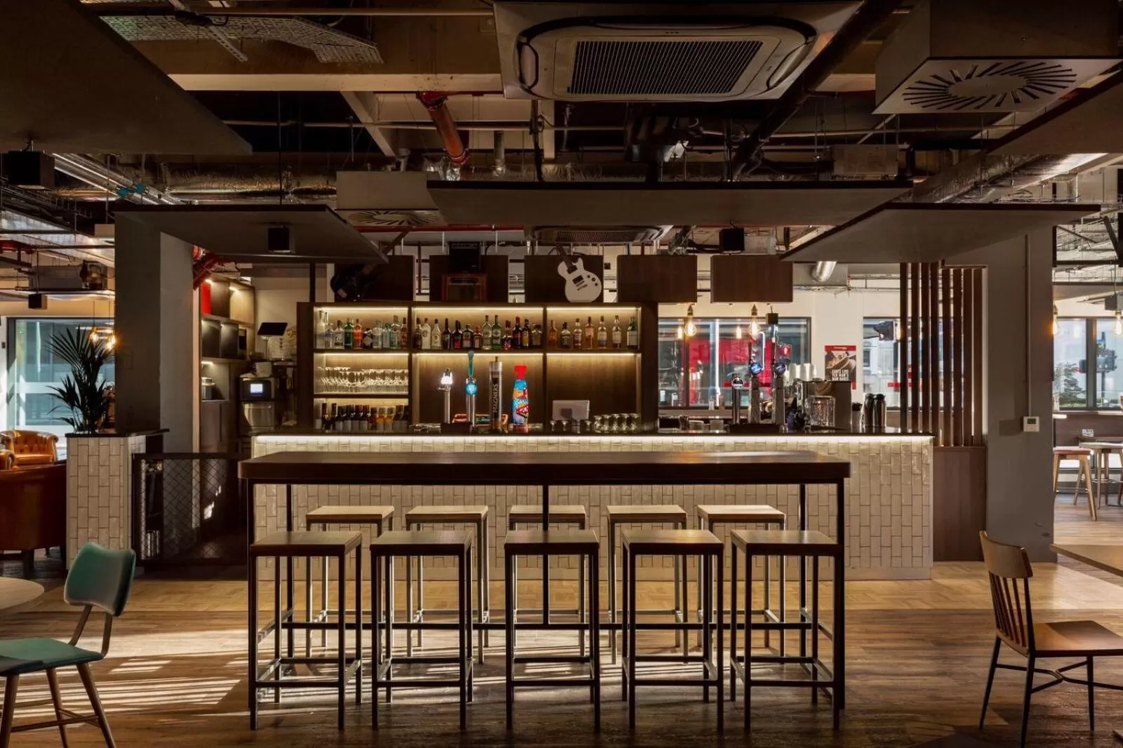 Lounge or bar in ibis Styles Glasgow Central