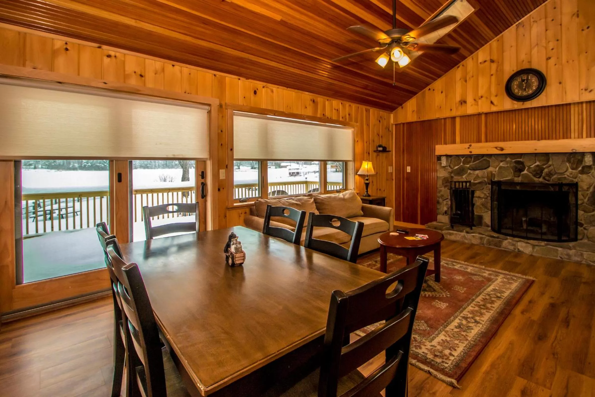 Dining area in Presidential Mountain Resort