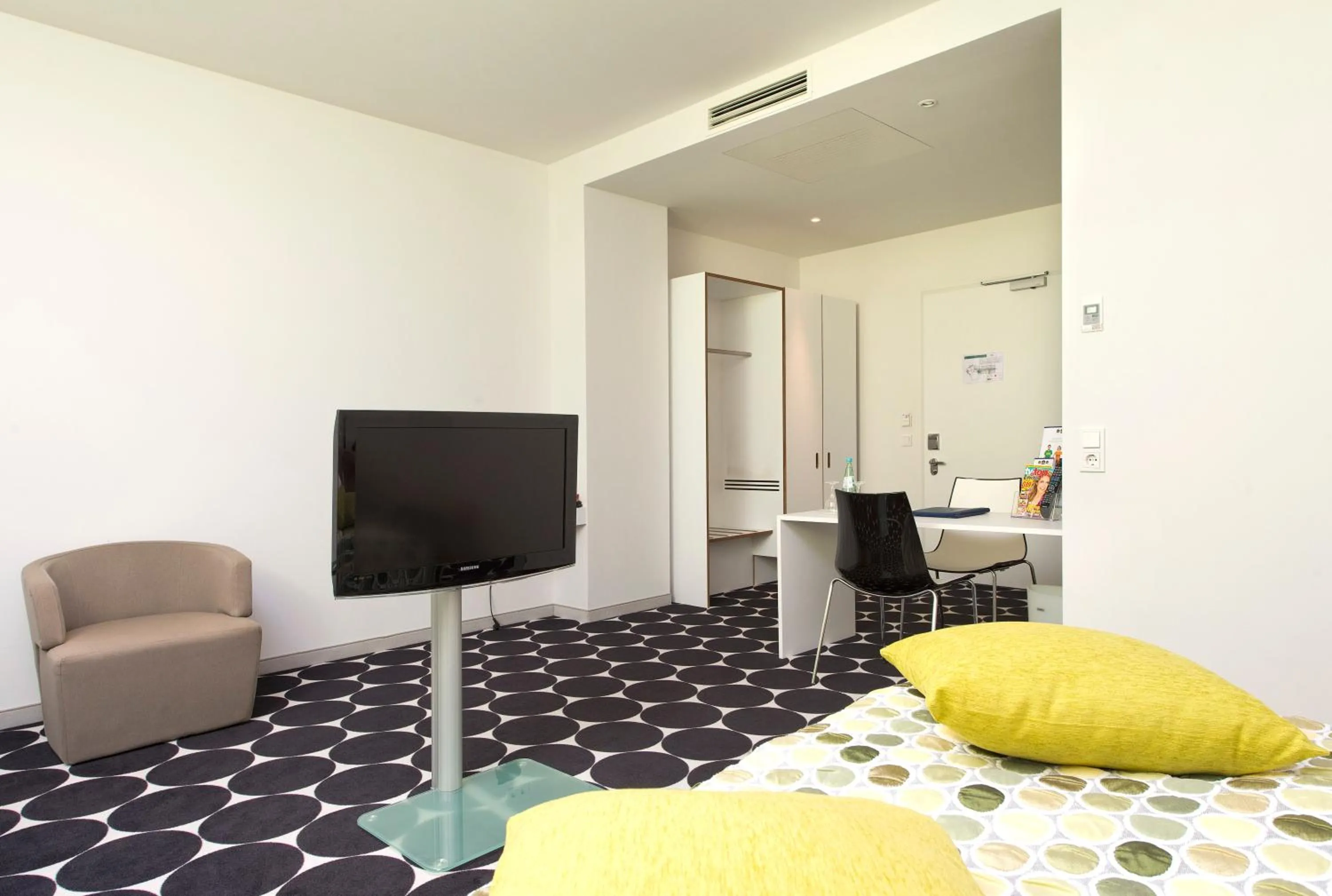 TV and multimedia in Tryp by Wyndham Frankfurt
