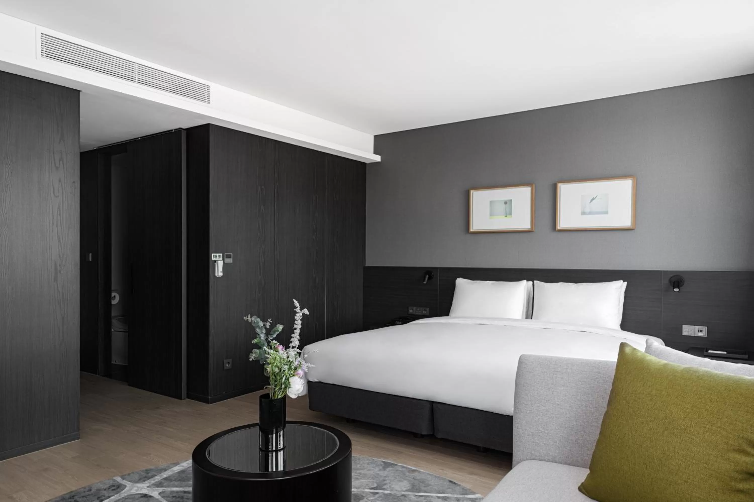 Bed in Nine Tree by Parnas Seoul Pangyo