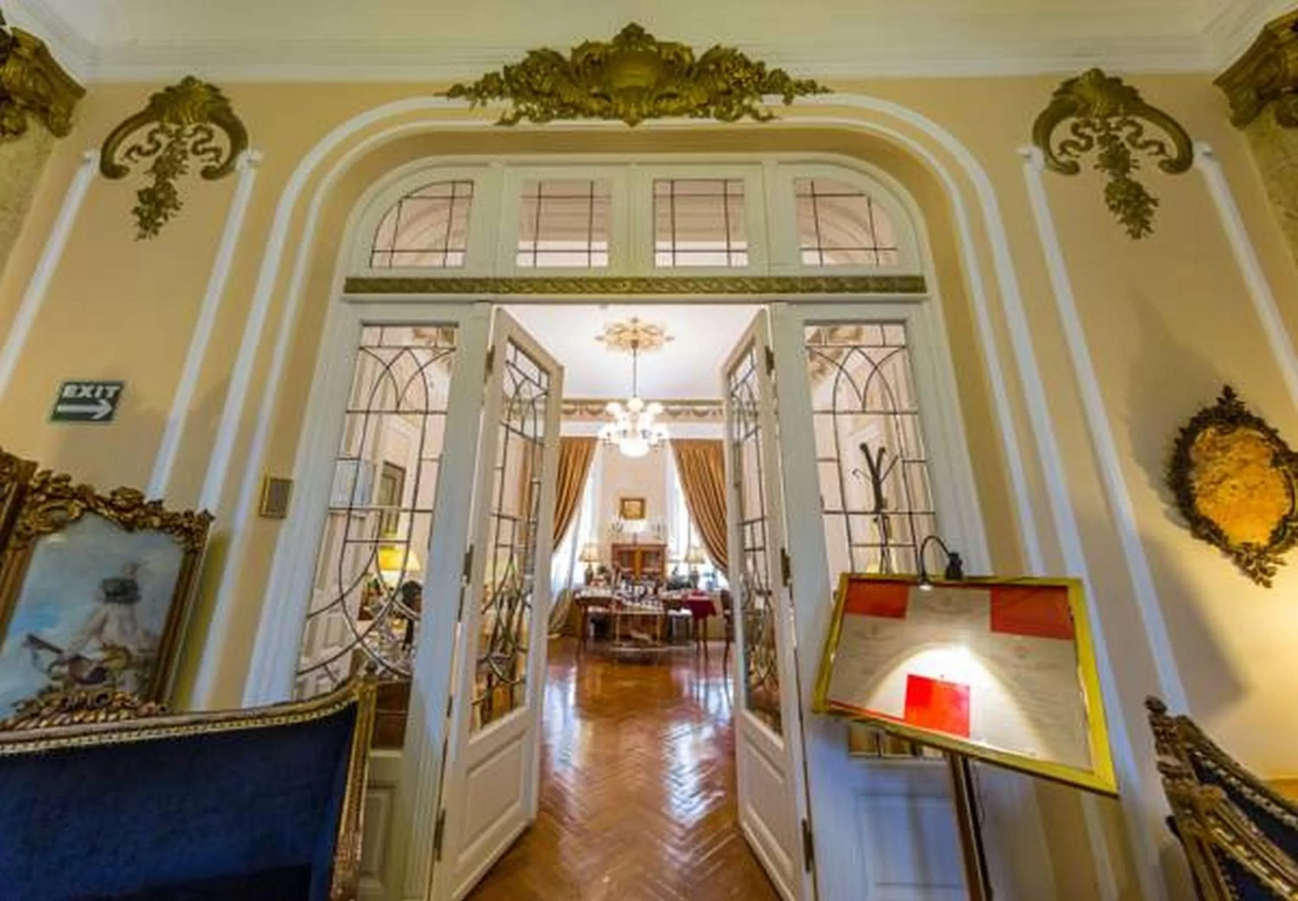 Grand Boutique Hotel