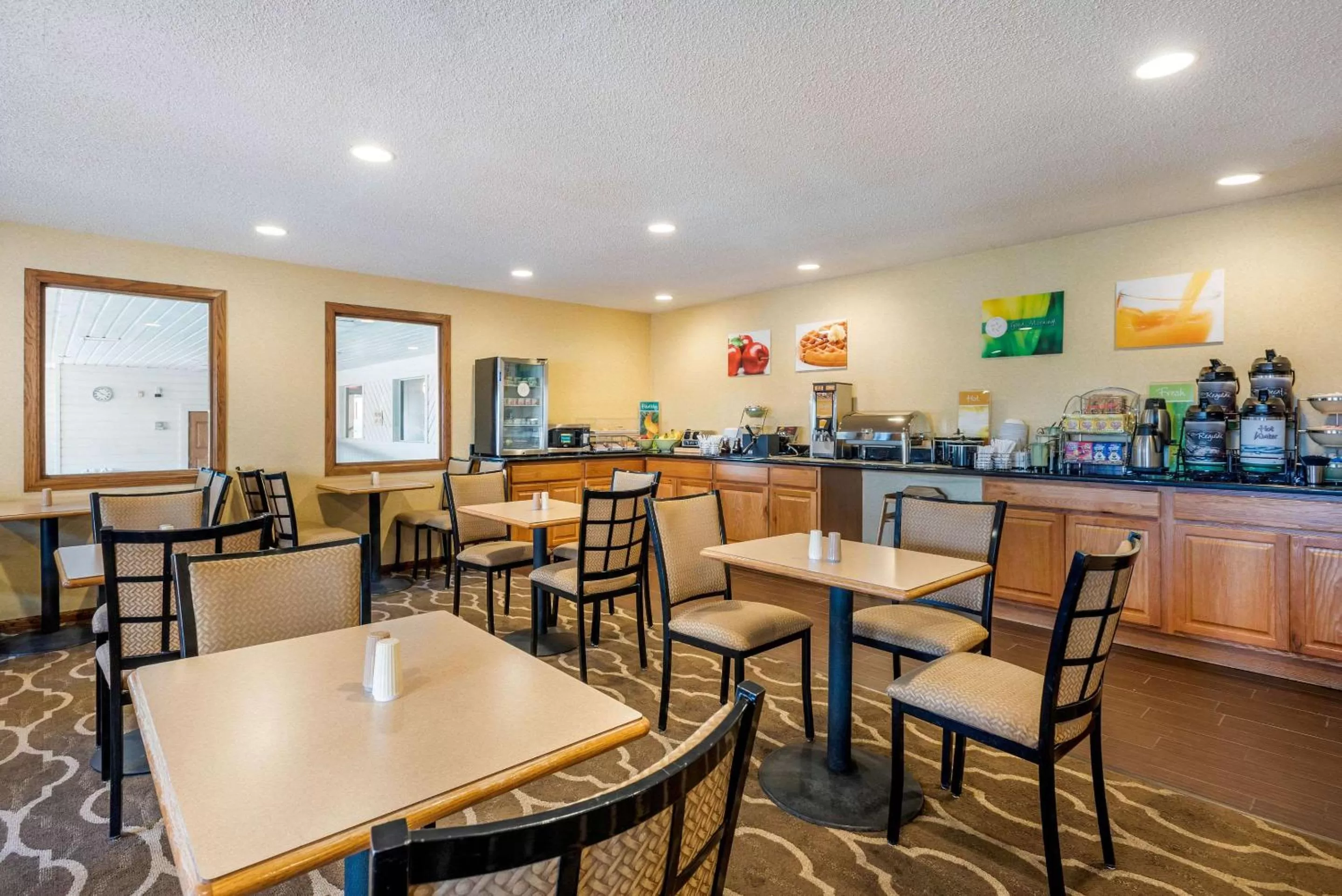 Restaurant/places to eat in Quality Inn Pueblo North