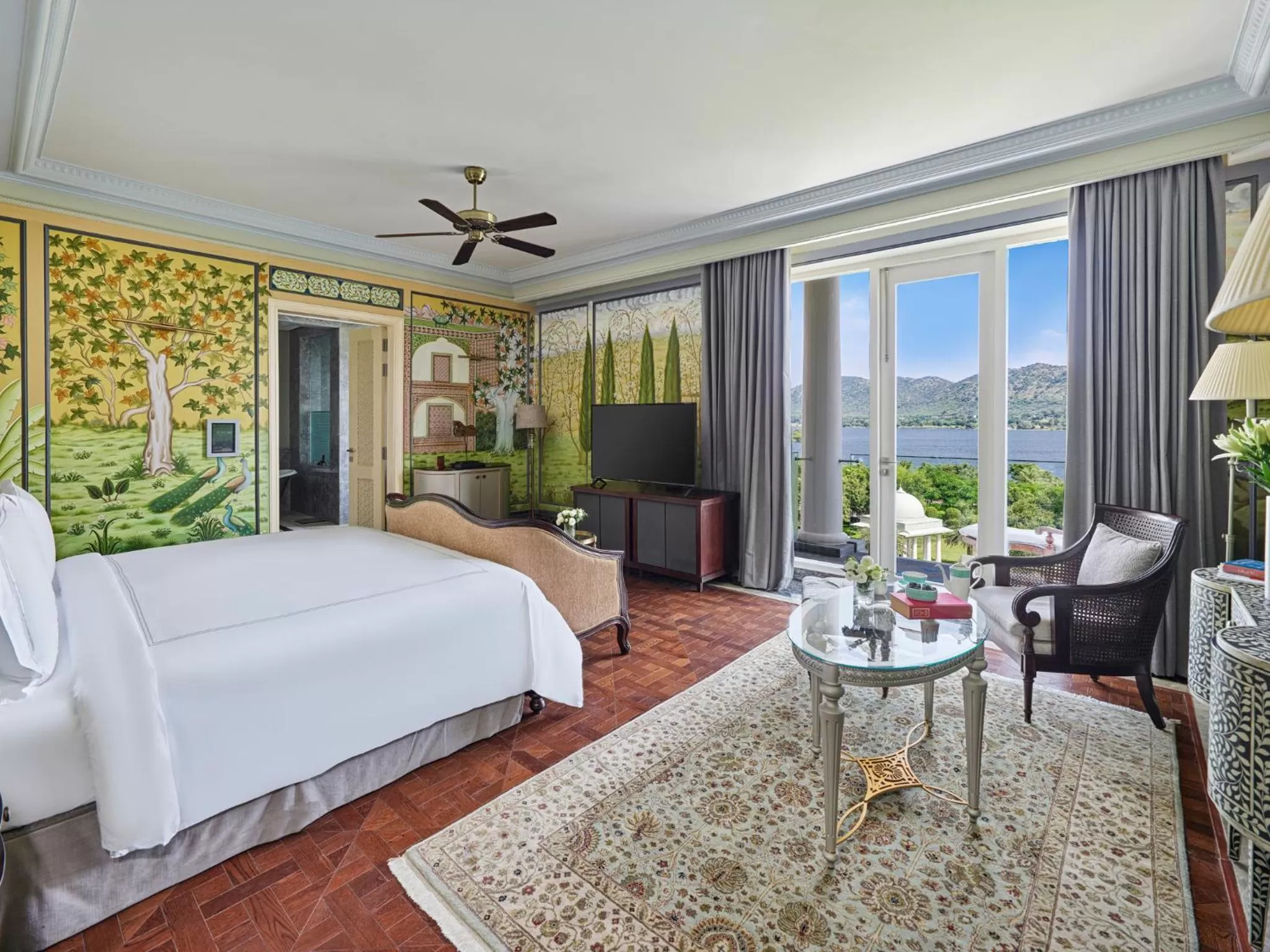 Bedroom, Bed in Raffles Udaipur