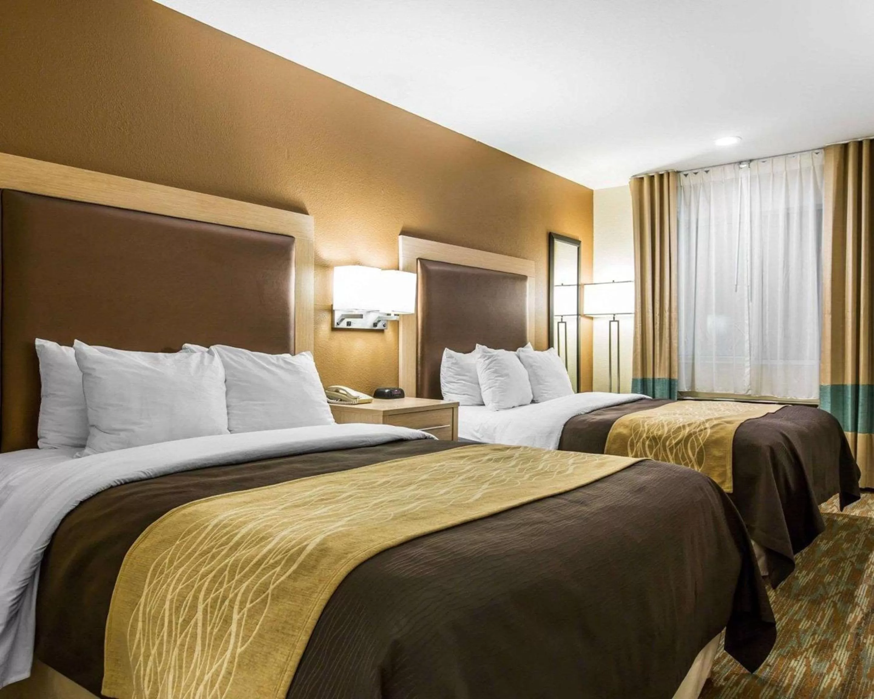 Standard Queen Room with Two Queen Beds in Comfort Inn Boardwalk