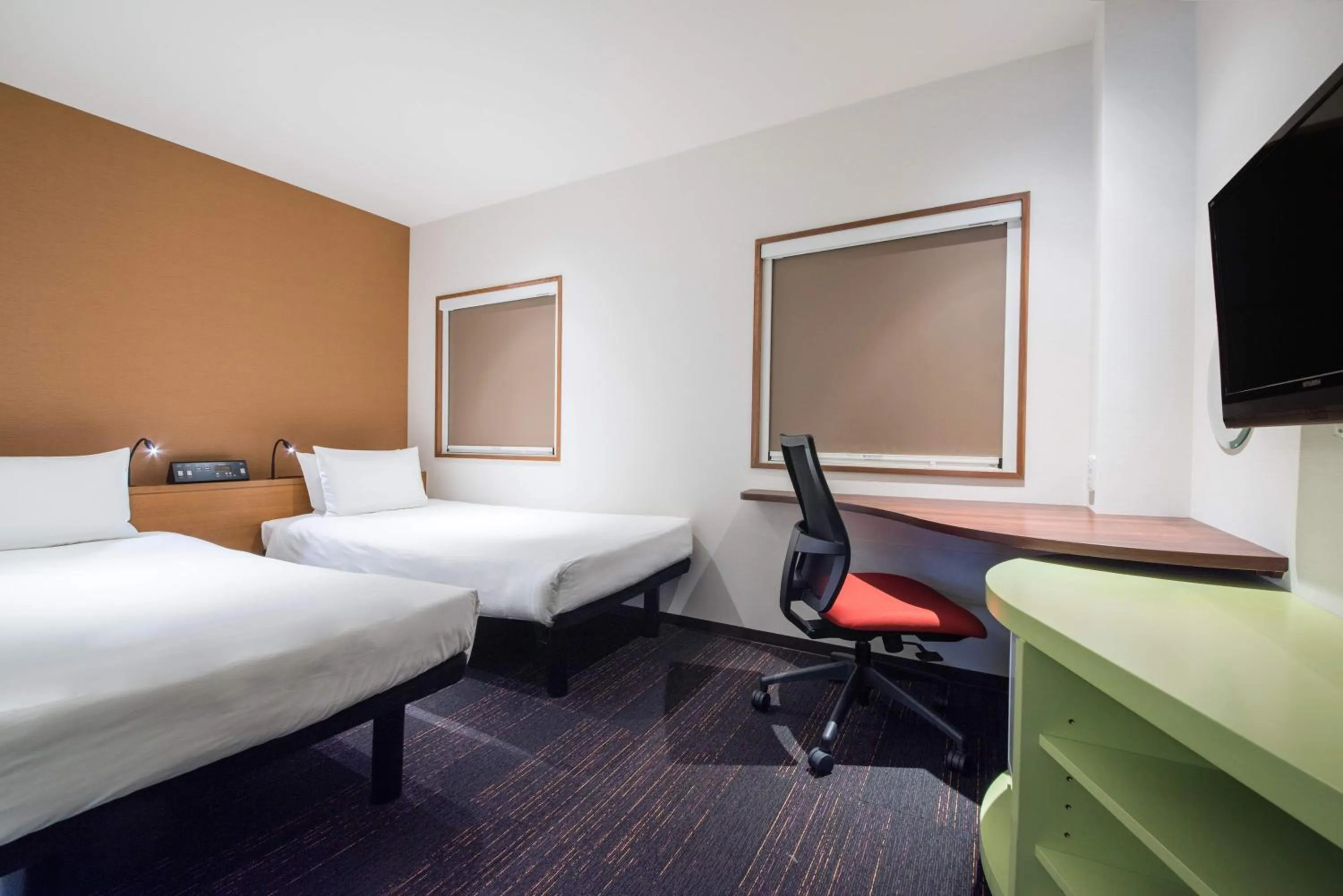 Bed in the b akasaka