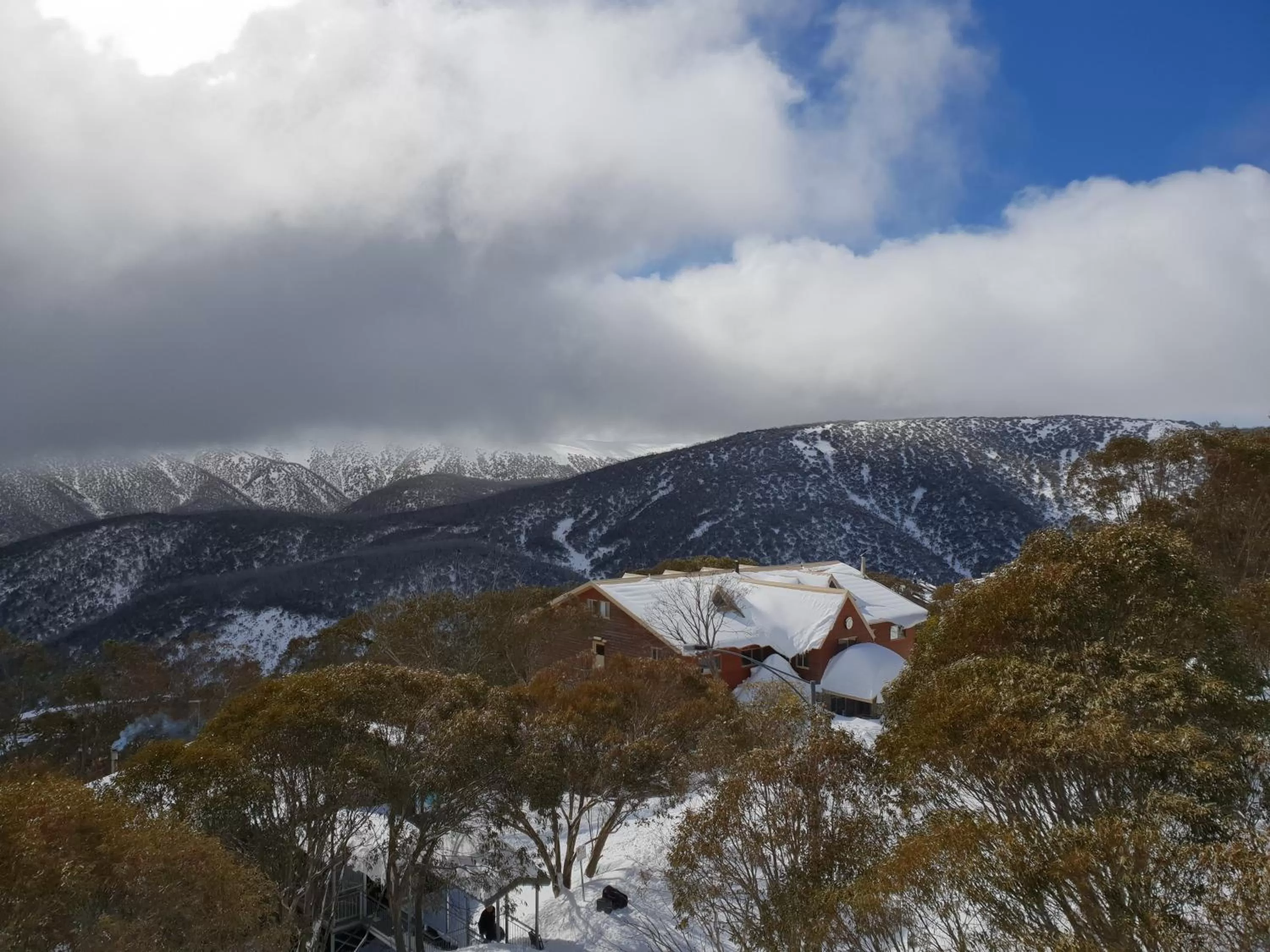 Mountain view in Cedarwood Apartments