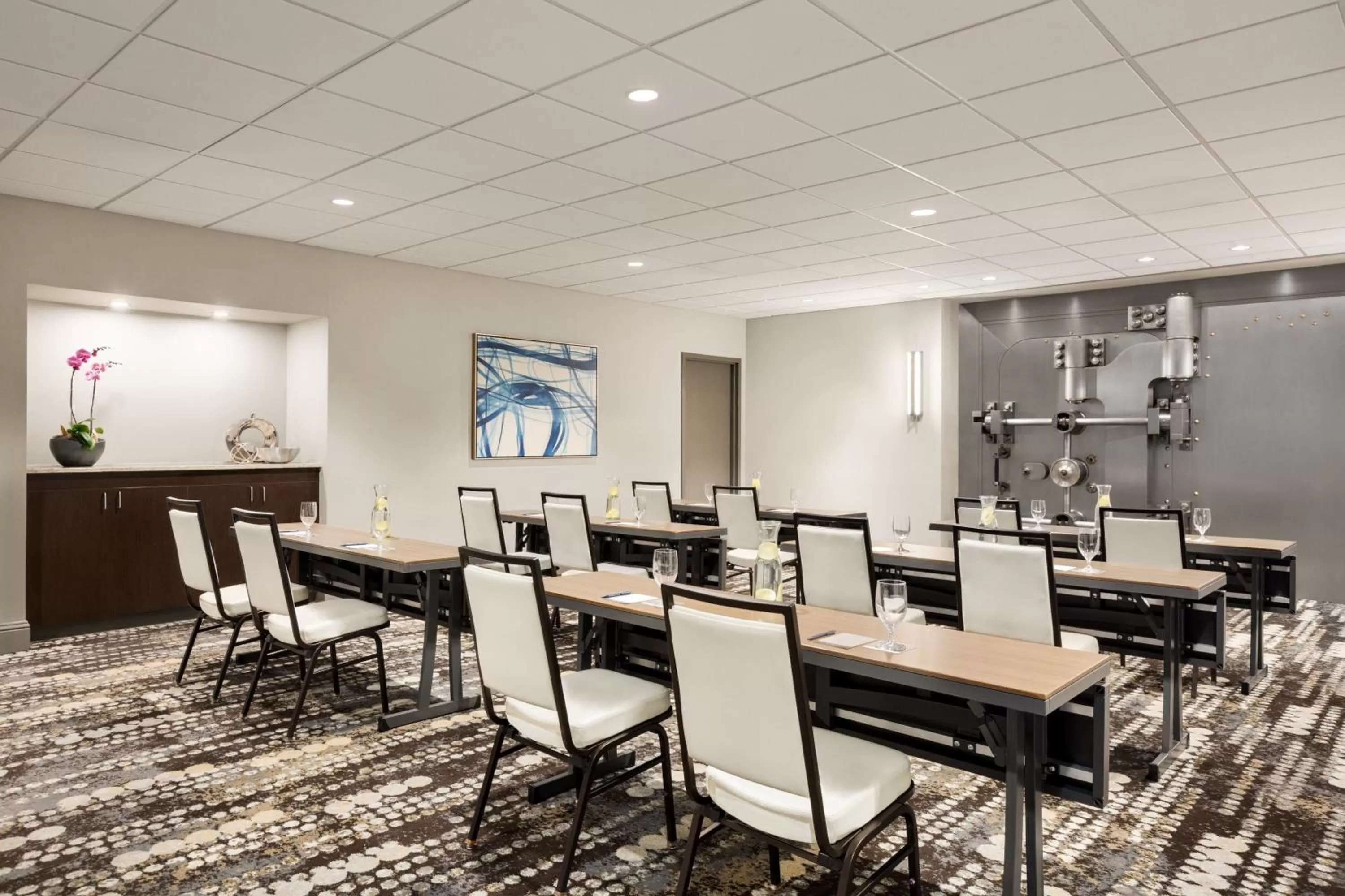 Meeting/conference room in Magnolia Hotel Denver, a Tribute Portfolio Hotel