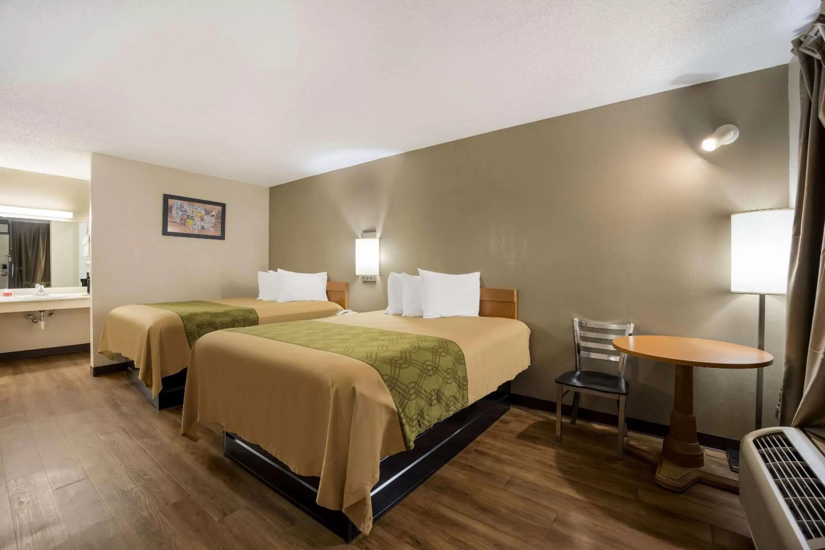 Bedroom in Econo Lodge Live Oak