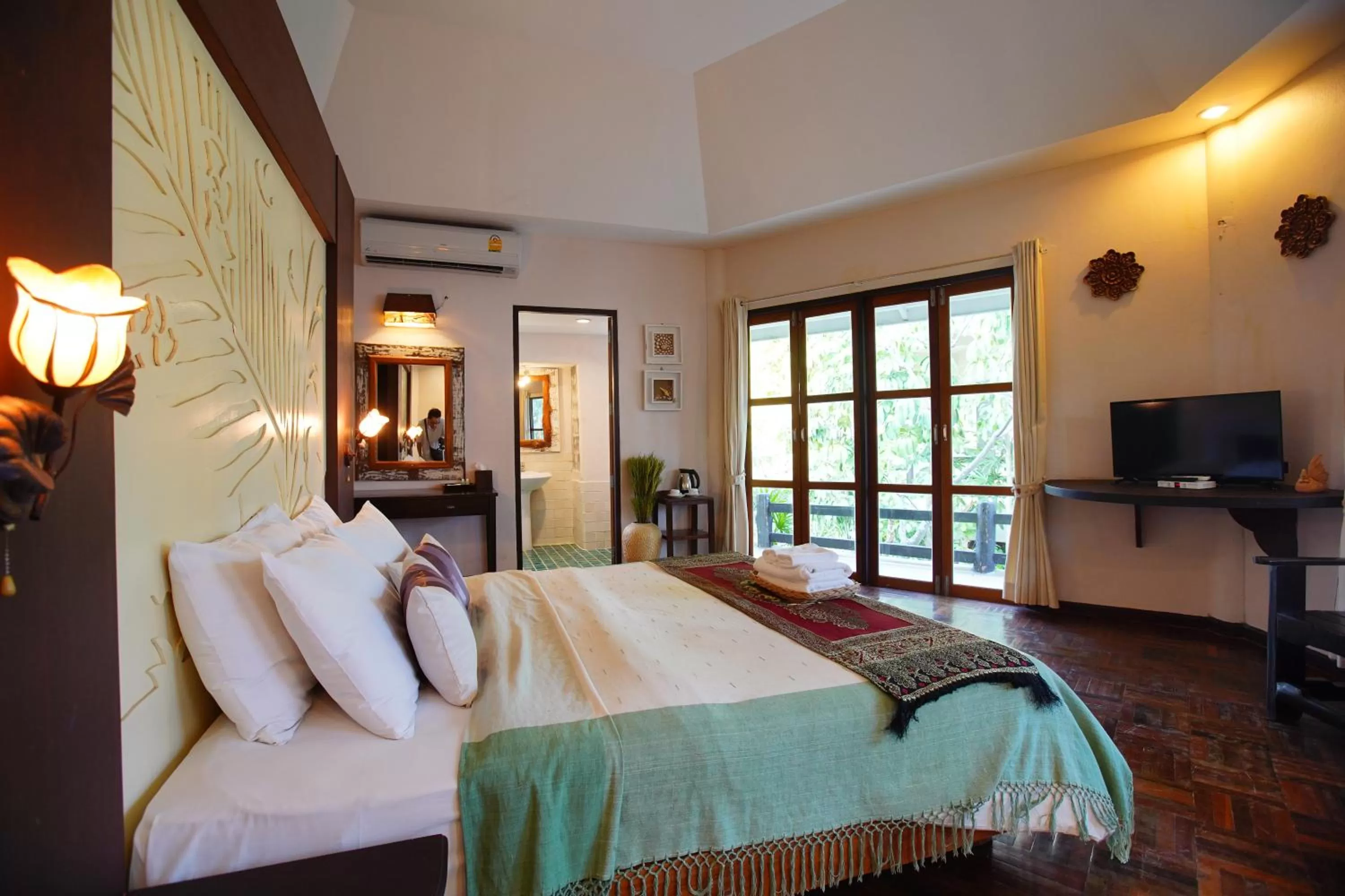 Photo of the whole room, Bed in Tanaosri Resort Pranburi