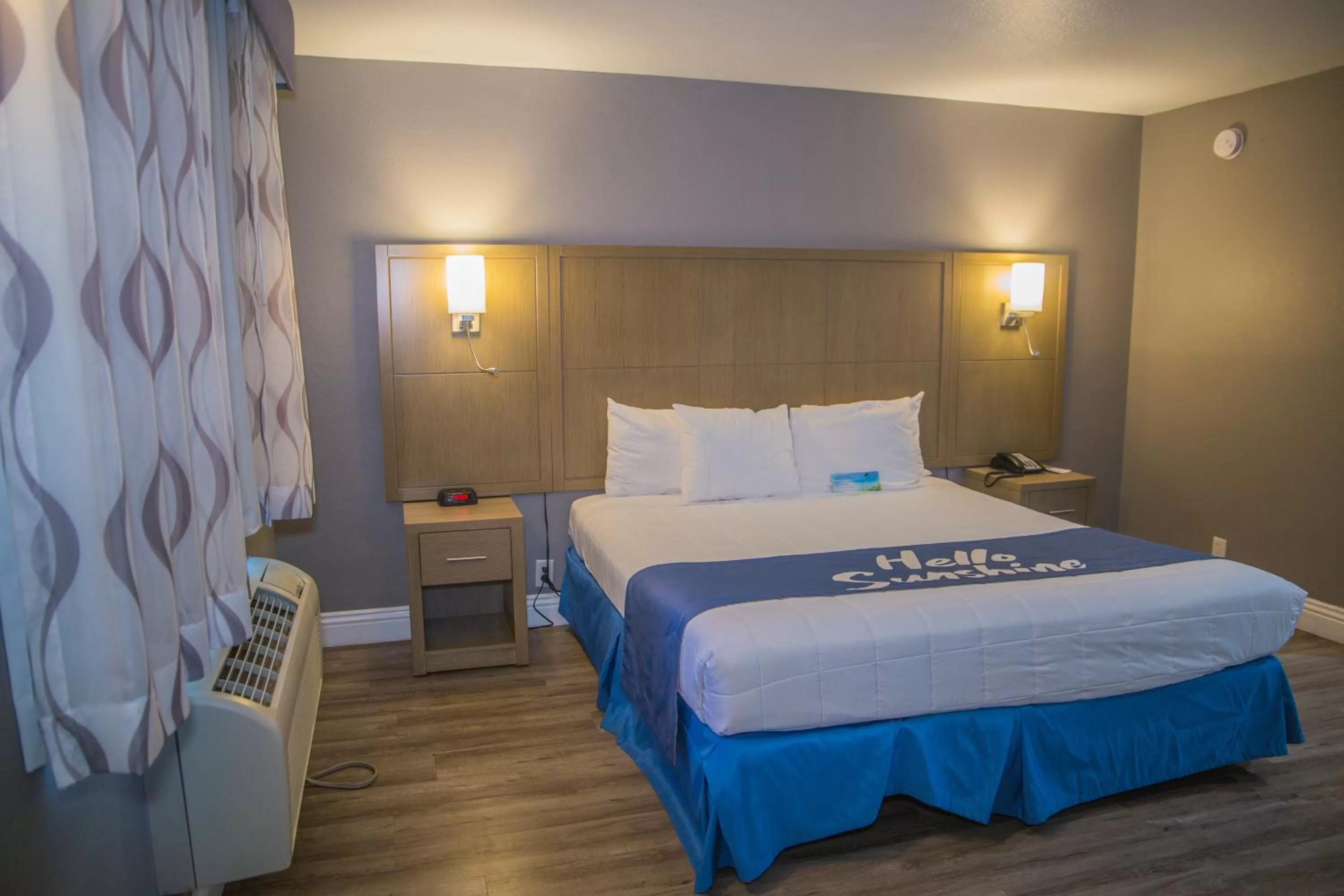 Bed in Days Inn by Wyndham Redwood City