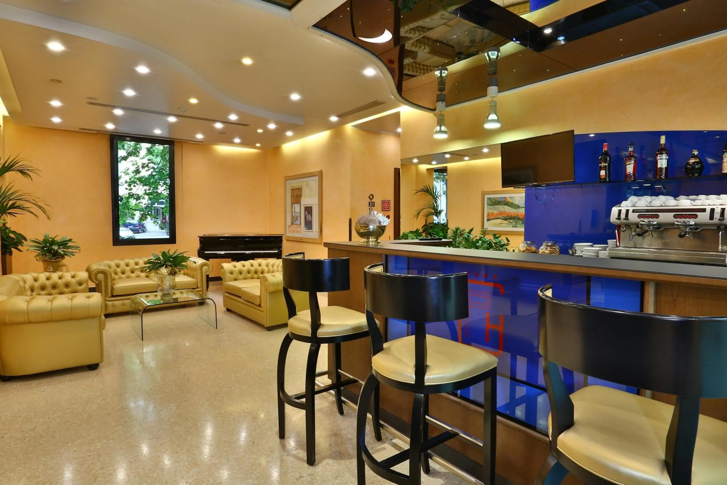 Lounge or bar in Central Park Hotel Modena