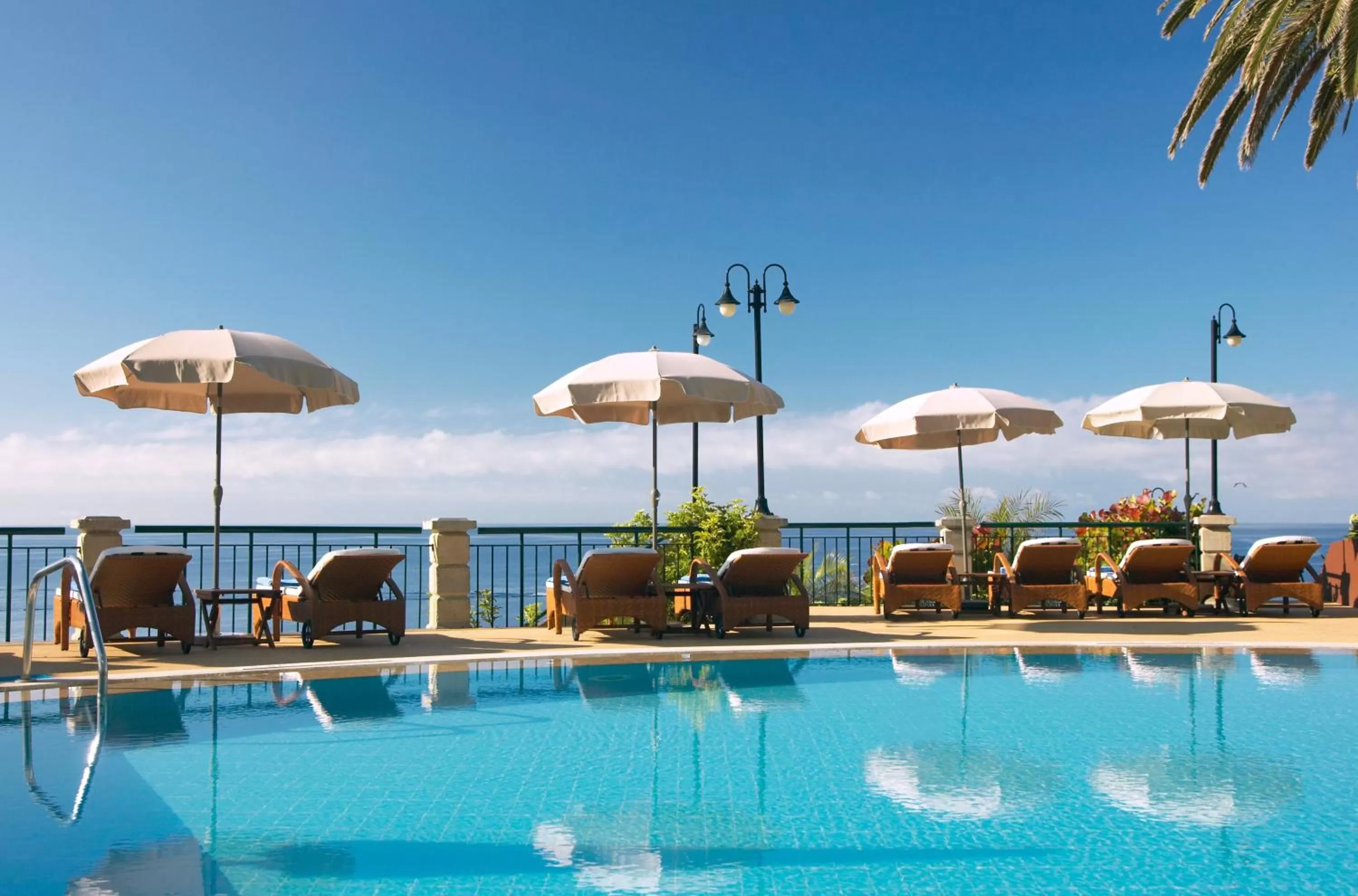 Swimming pool in The Cliff Bay - PortoBay