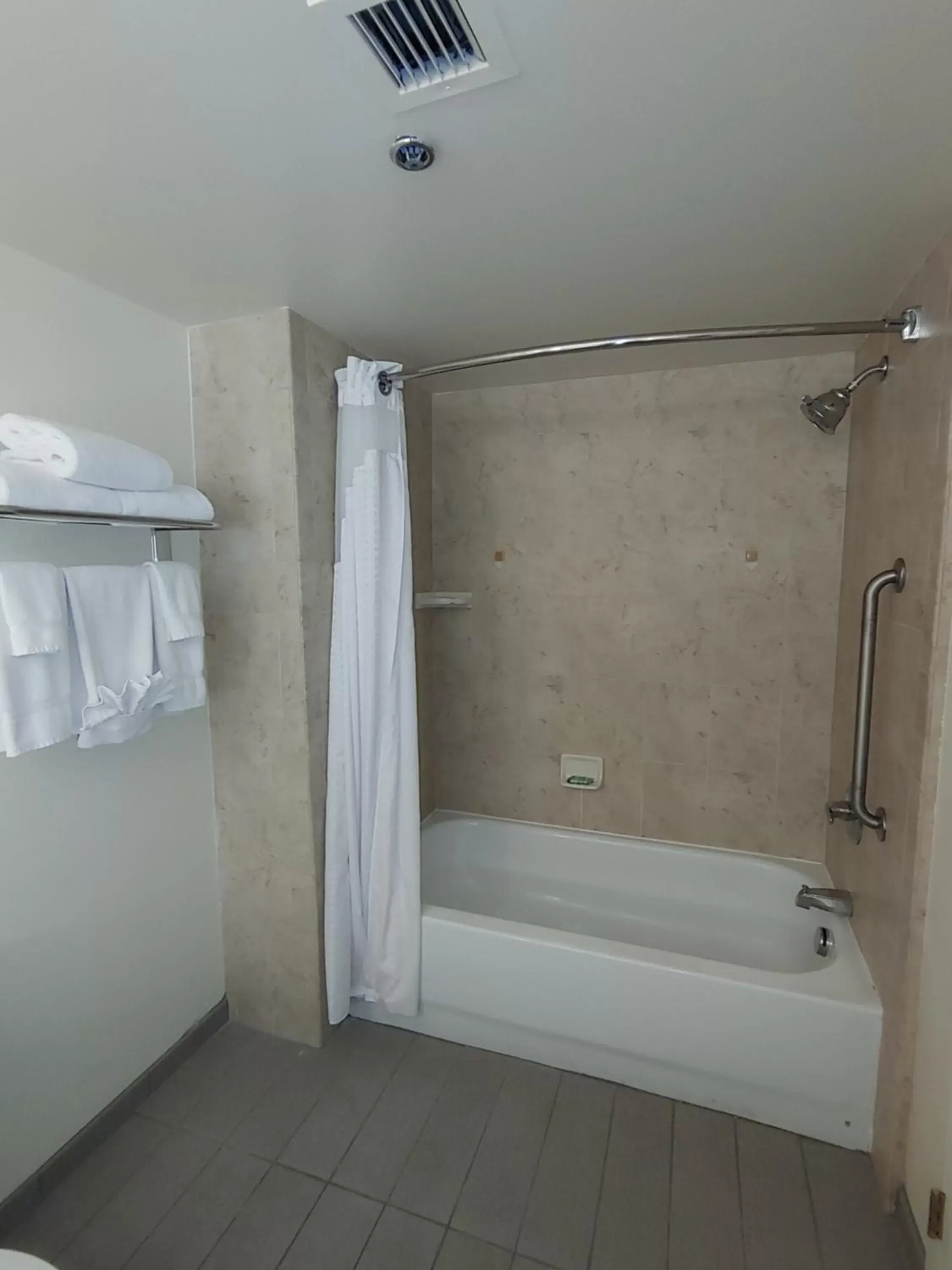 Holiday Inn Hotel & Suites Ann Arbor University of Michigan Area by IHG Holiday Inn Hotel & Suites Ann Arbor University of Michigan Area by IHG