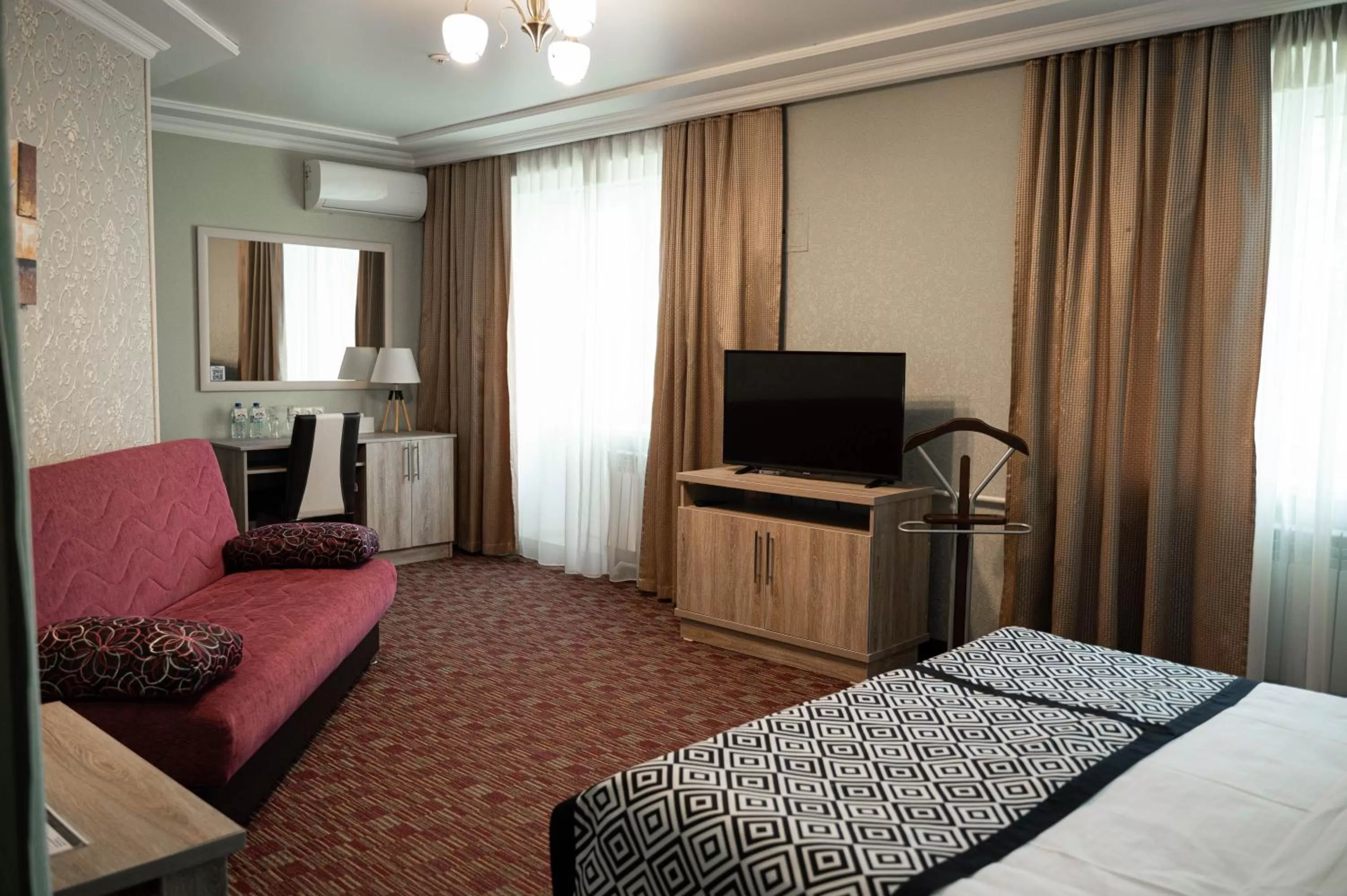 TV and multimedia, TV/Entertainment Center in UYUTNYY DOM