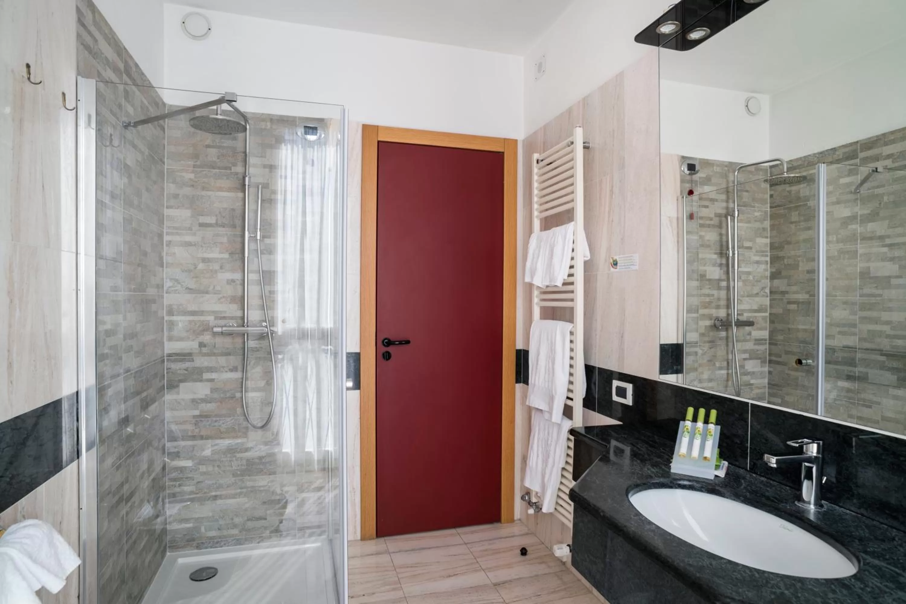 Bathroom in Hotel Lenno