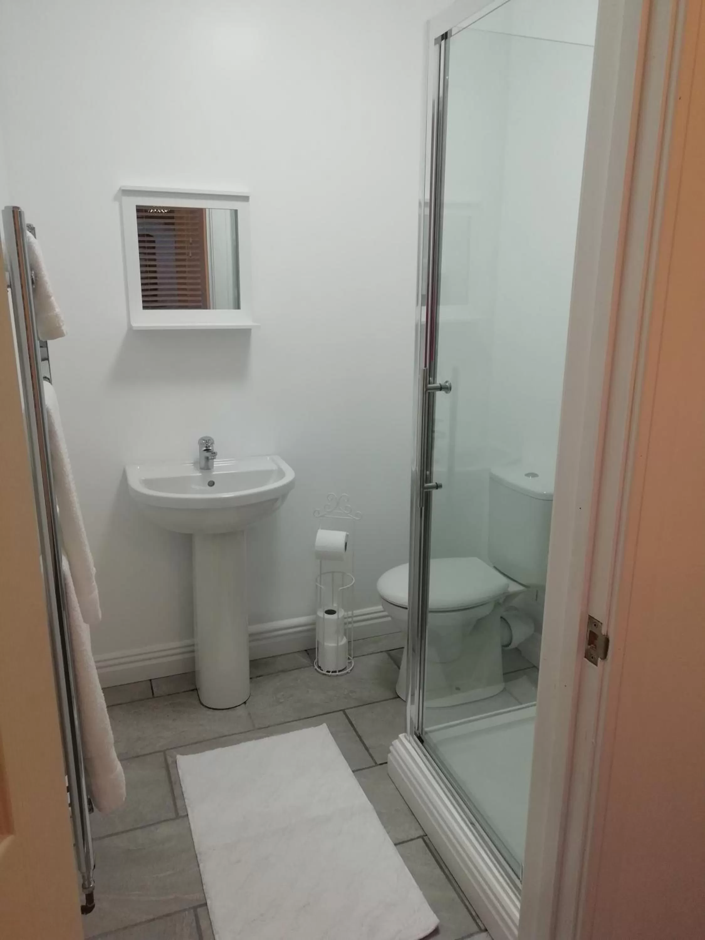 Bathroom in The Antelope Hotel