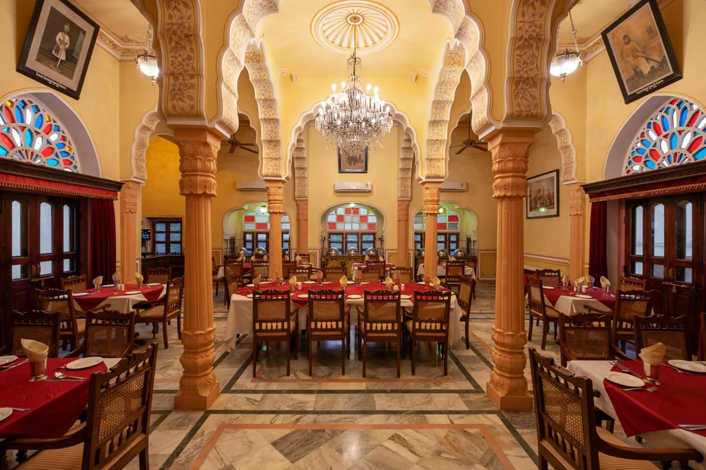 Dining area in Hotel Narain Niwas Palace