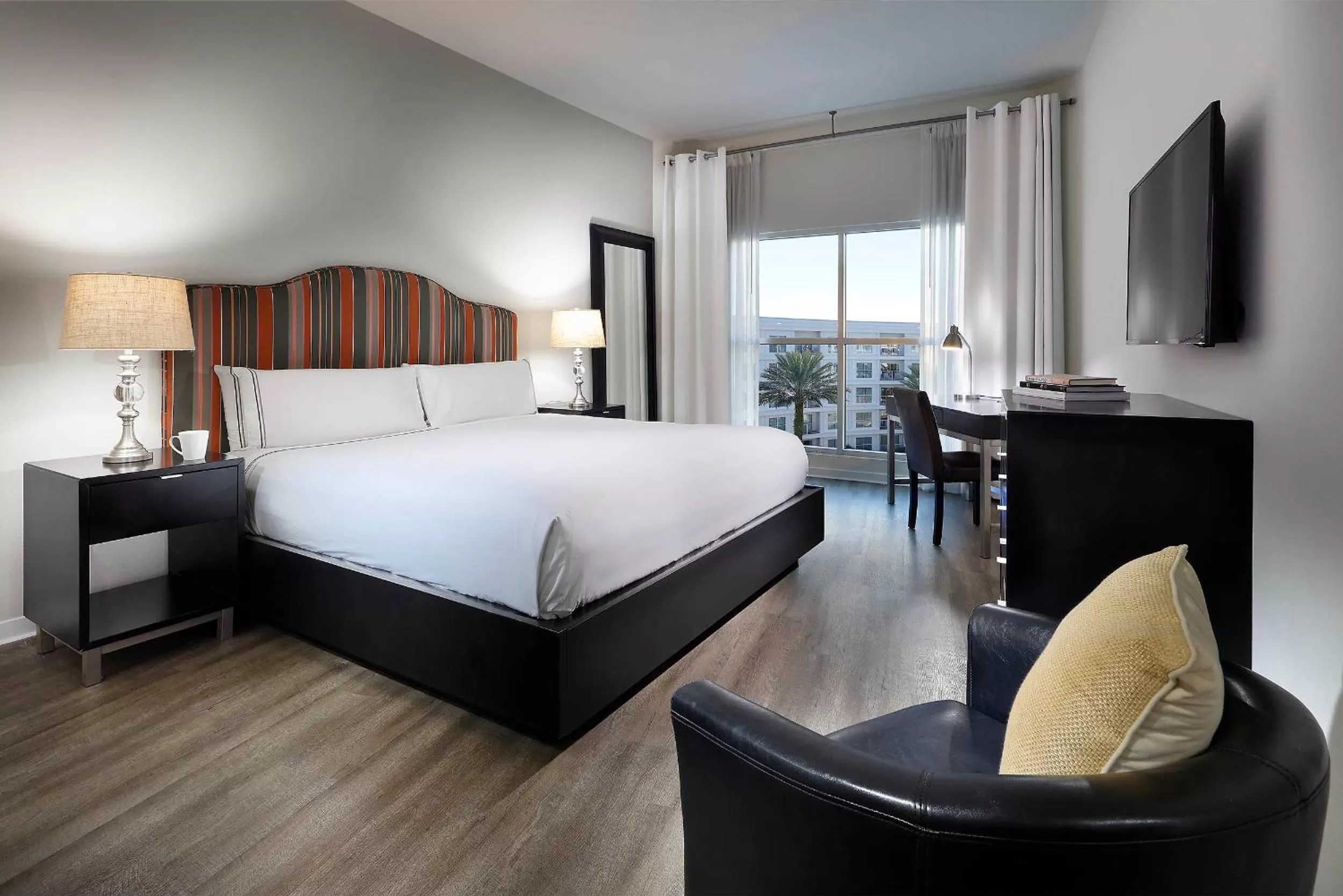 Photo of the whole room, Bed in Meliá Orlando Celebration