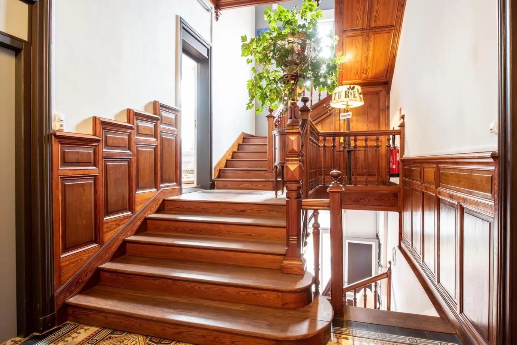 Lobby or reception in VILLA ZENITH Hostel - LA MAISON