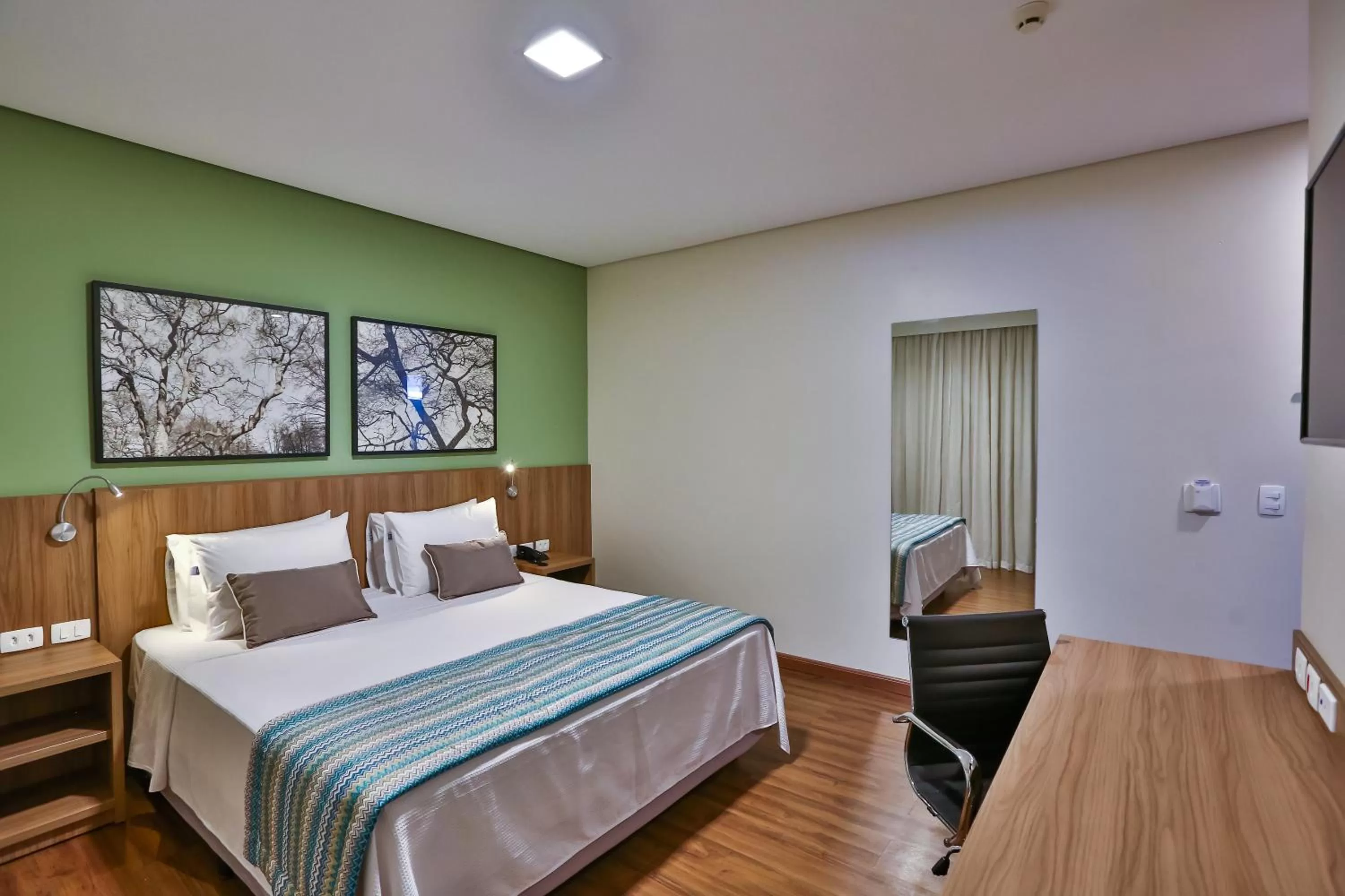 Photo of the whole room, Bed in Comfort Mogi Guaçu